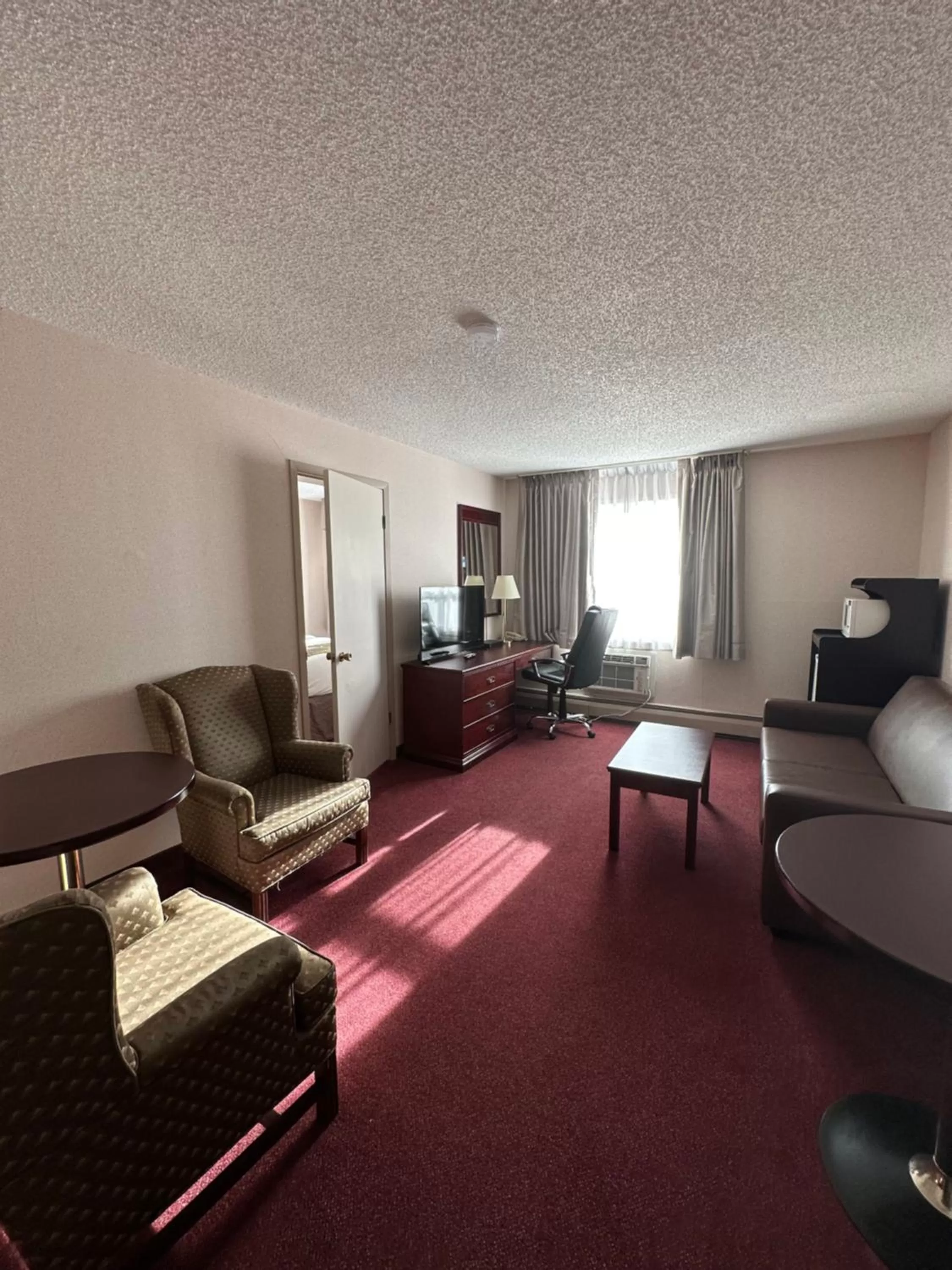 Super 8 by Wyndham Lethbridge