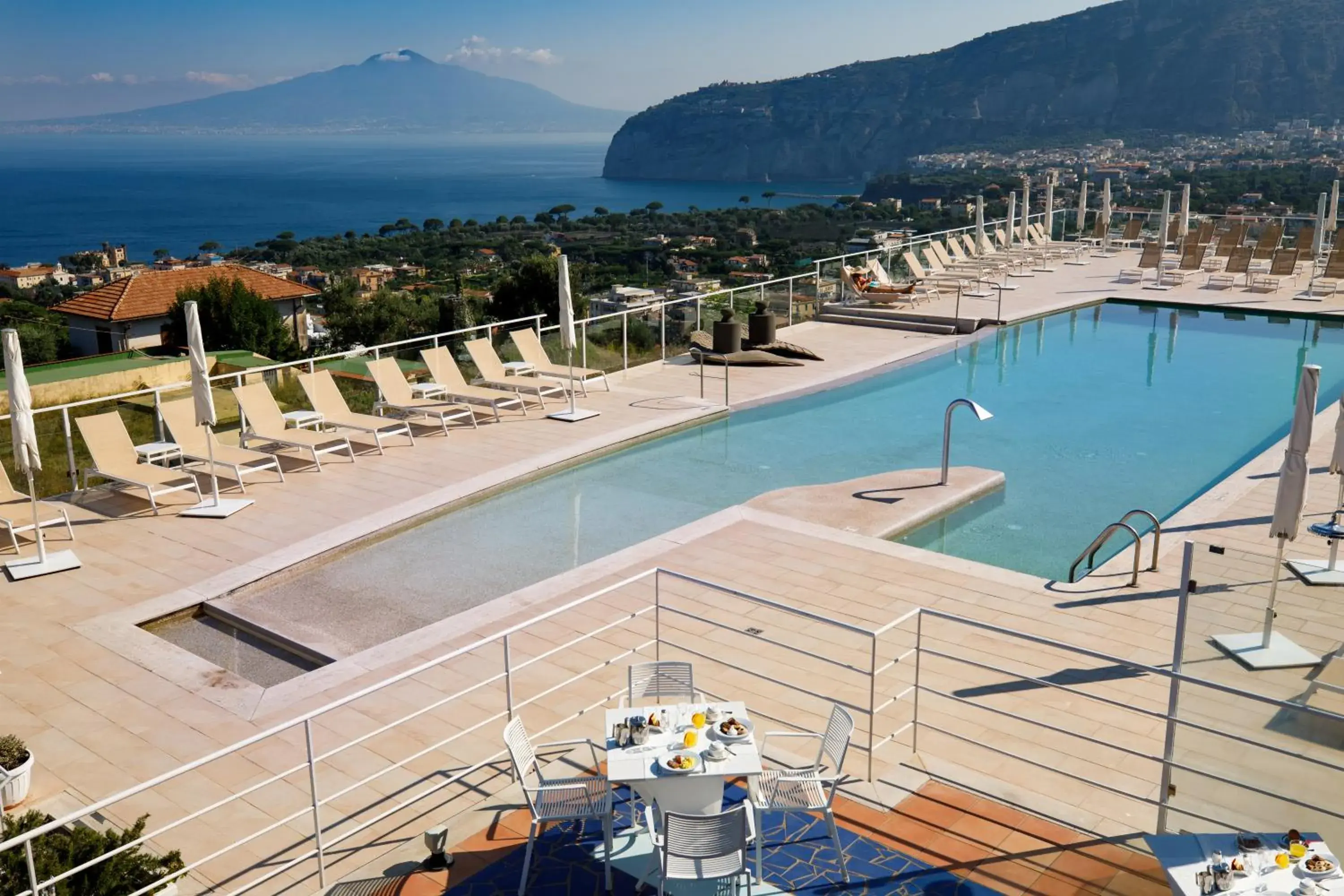 Balcony/Terrace, Pool View in Art Hotel Gran Paradiso