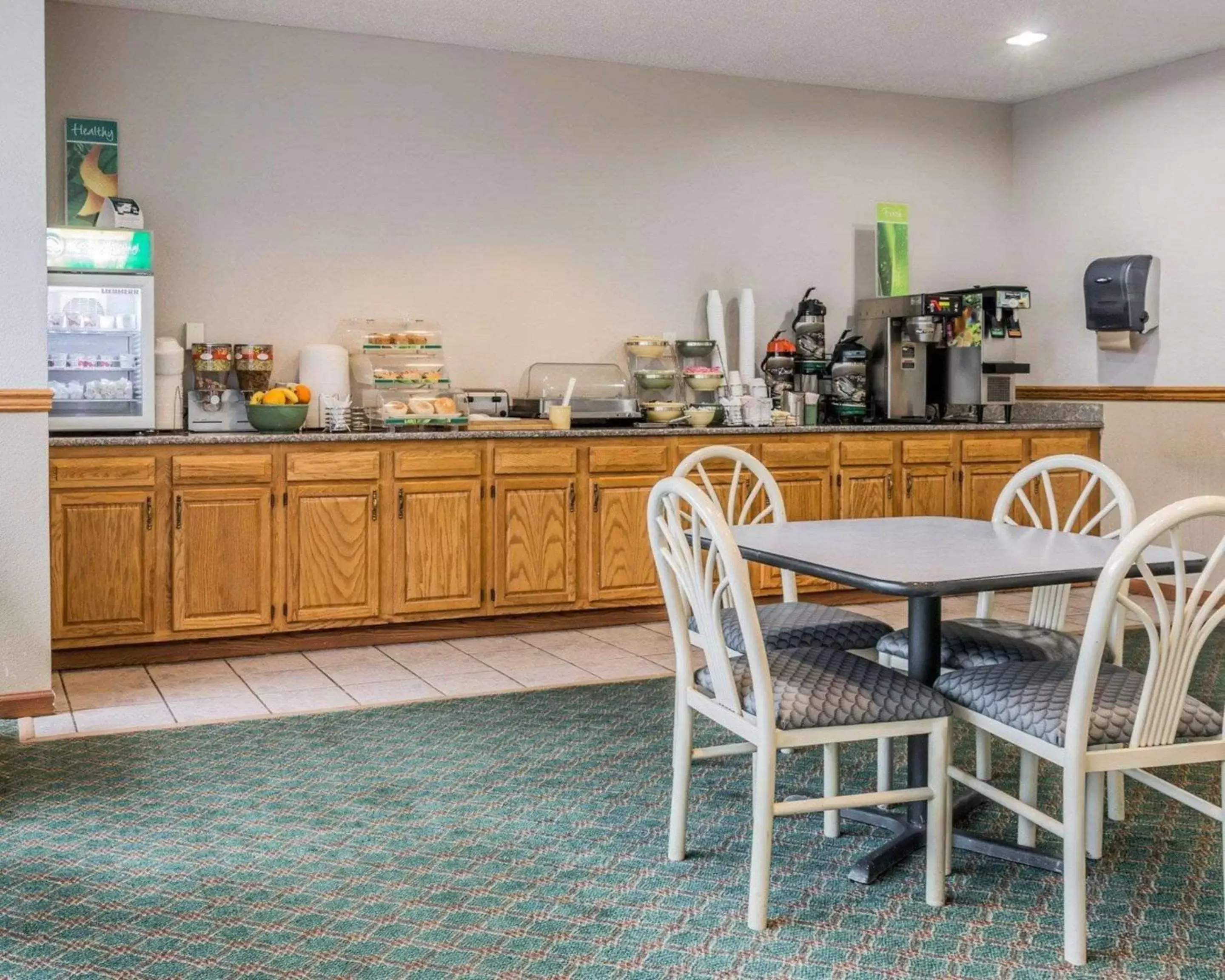 Restaurant/places to eat in Quality Inn Kalamazoo near Wings Stadium Restaurant/places to eat in Quality Inn Kalamazoo near Wings Stadium