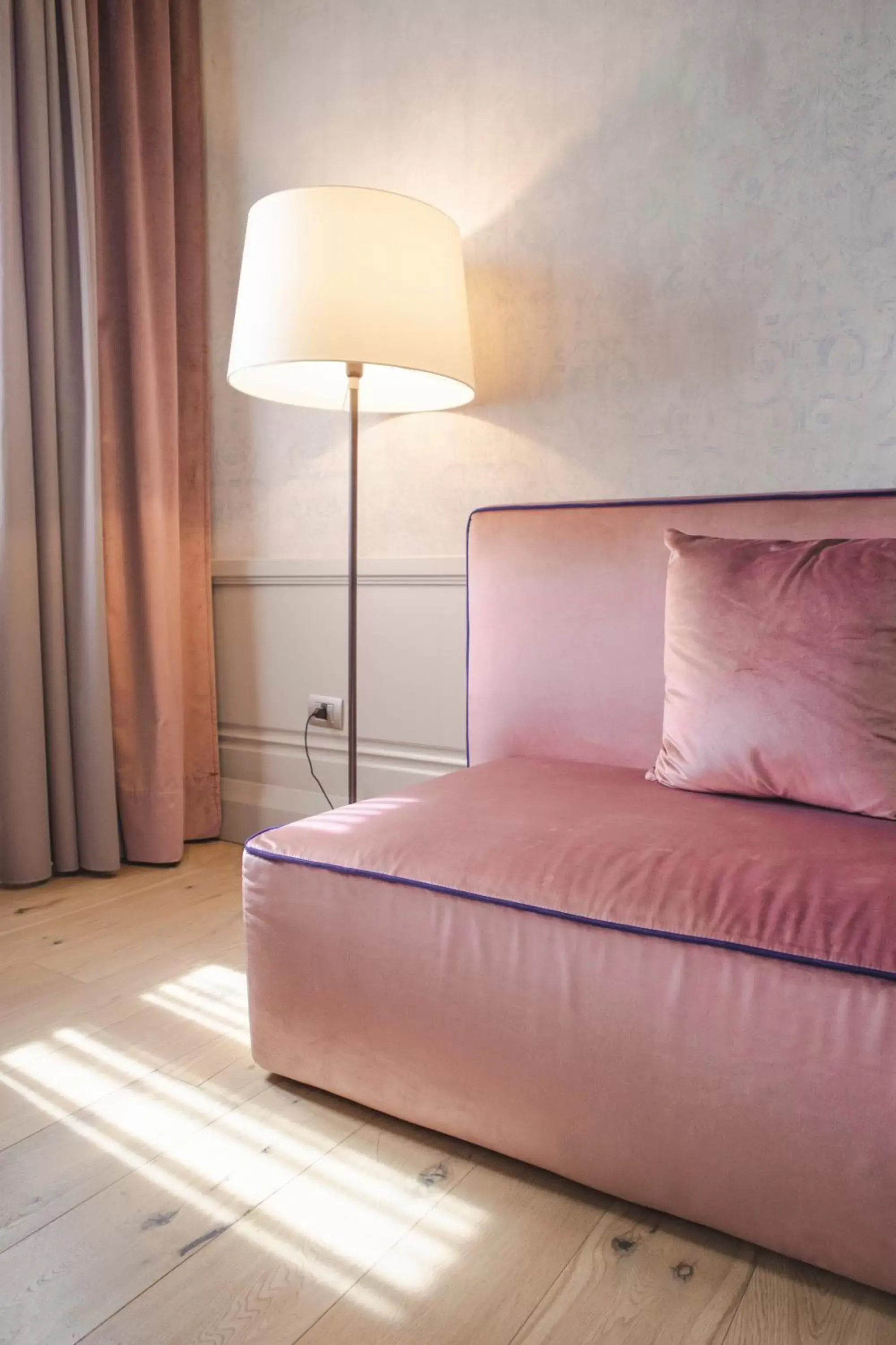 Seating area, Bed in Palazzo Cornalia