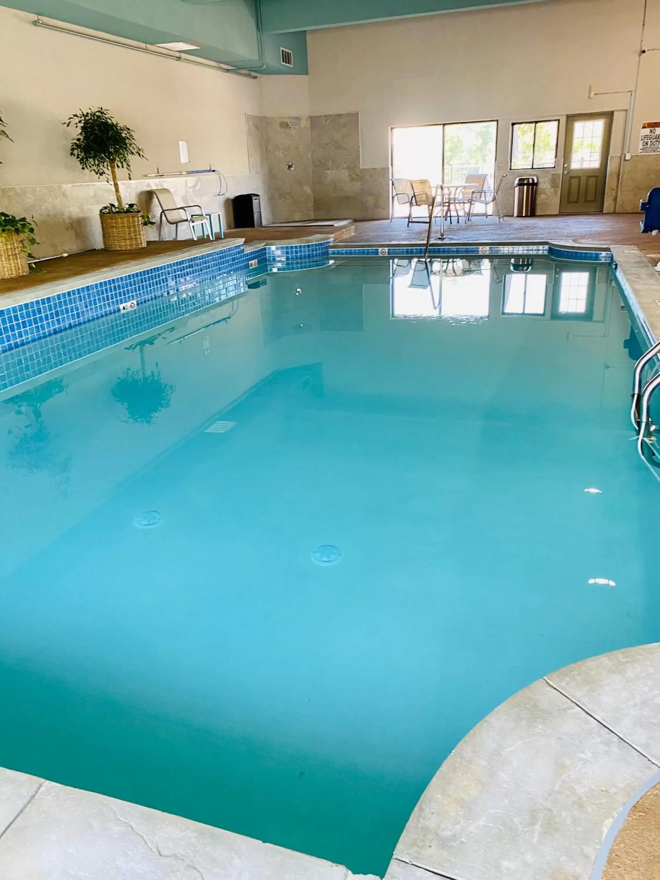 Swimming Pool in Best Western Plus Landmark Inn