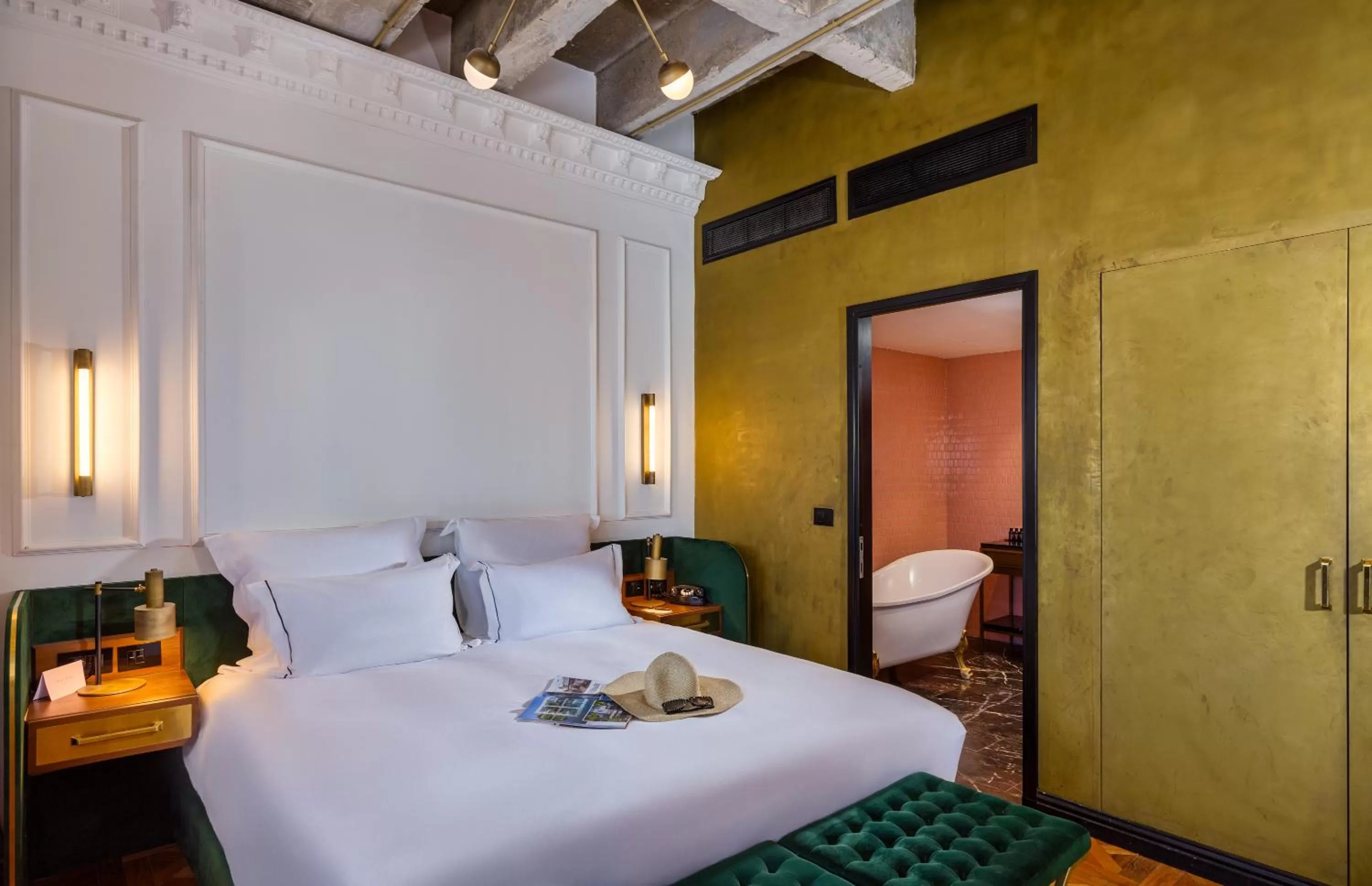 Photo of the whole room, Bed in Brown BoBo, a member of Brown Hotels