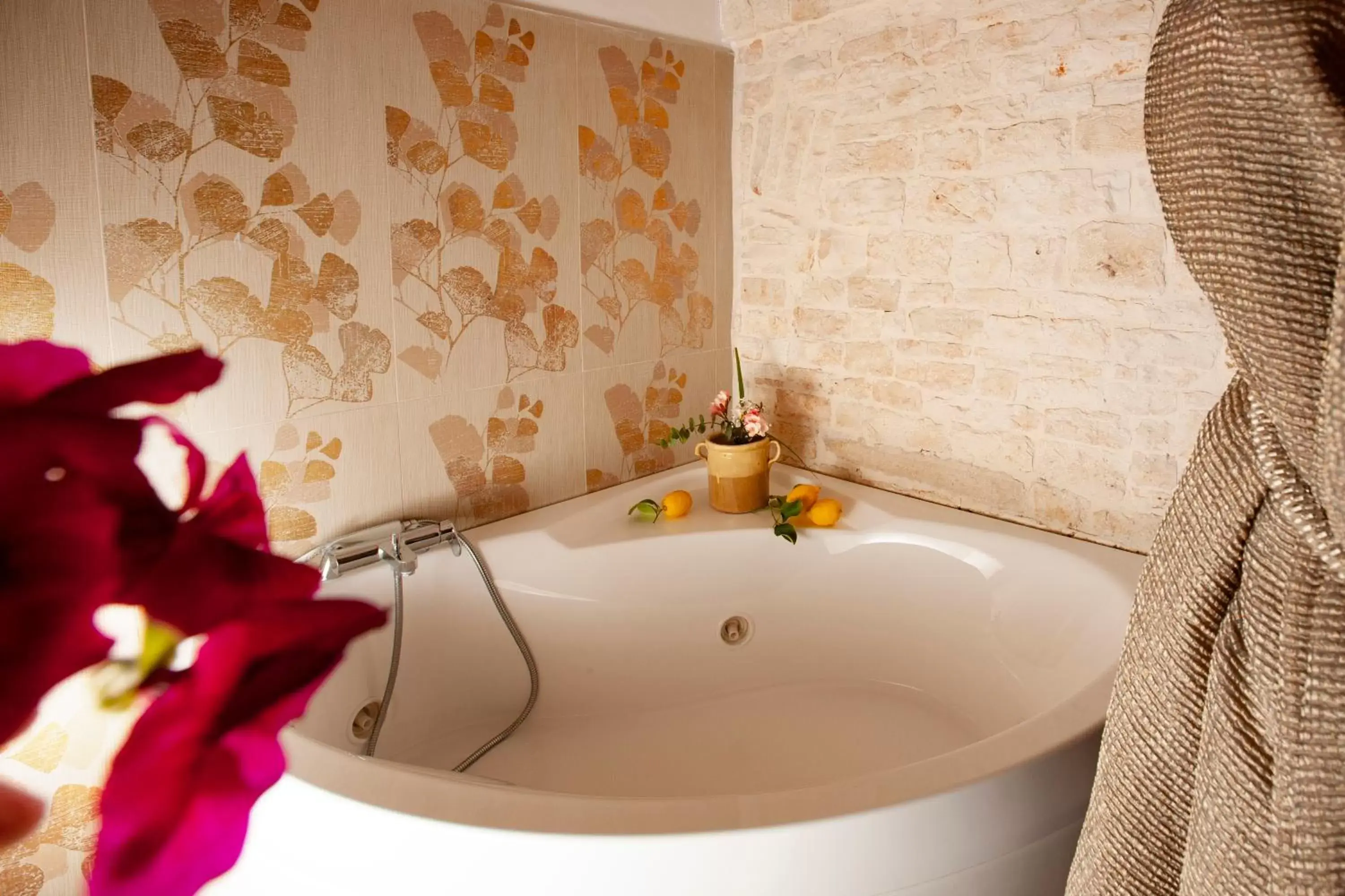 Hot Tub, Bathroom in Le Alcove-Luxury Hotel nei Trulli