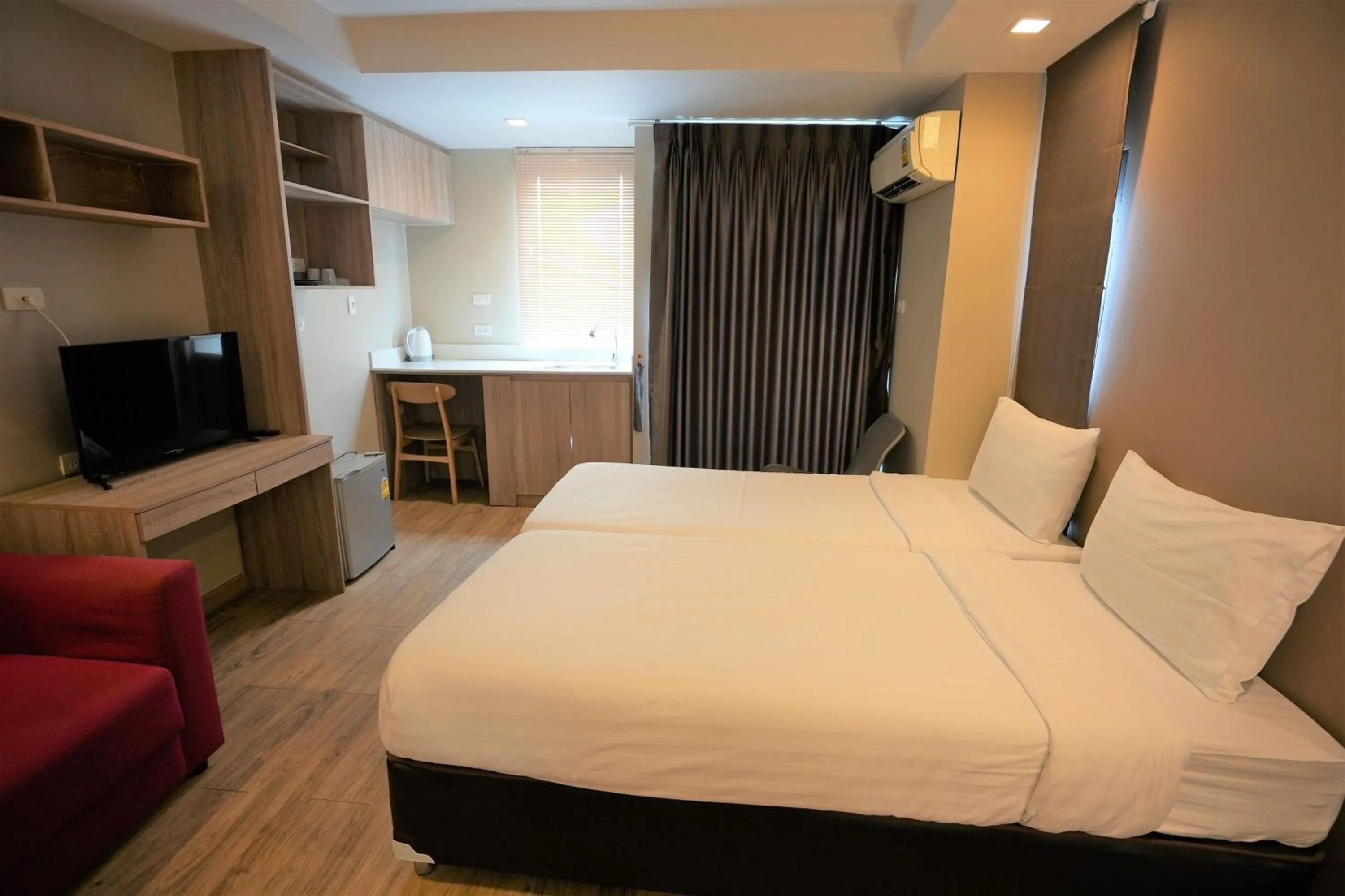 Bedroom, Bed in Baan Tanwa - MRT Ratchadapisek Exit 1 or 2