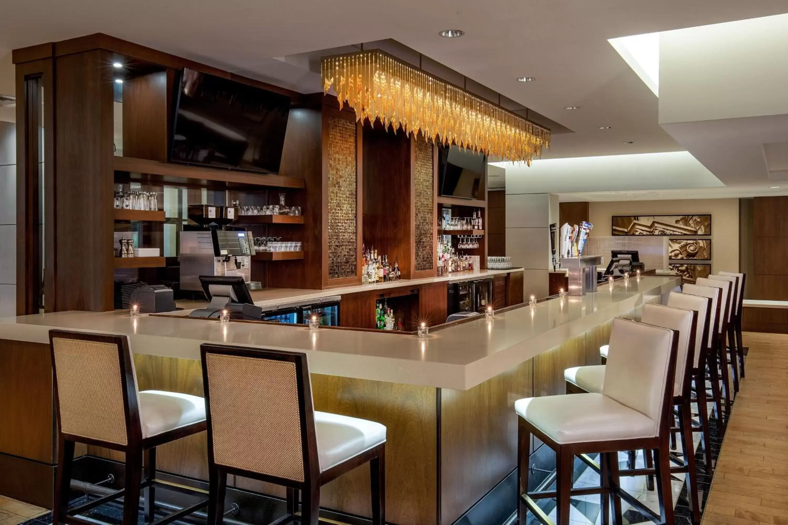 Restaurant/places to eat, Lounge/Bar in Peoria Marriott Pere Marquette