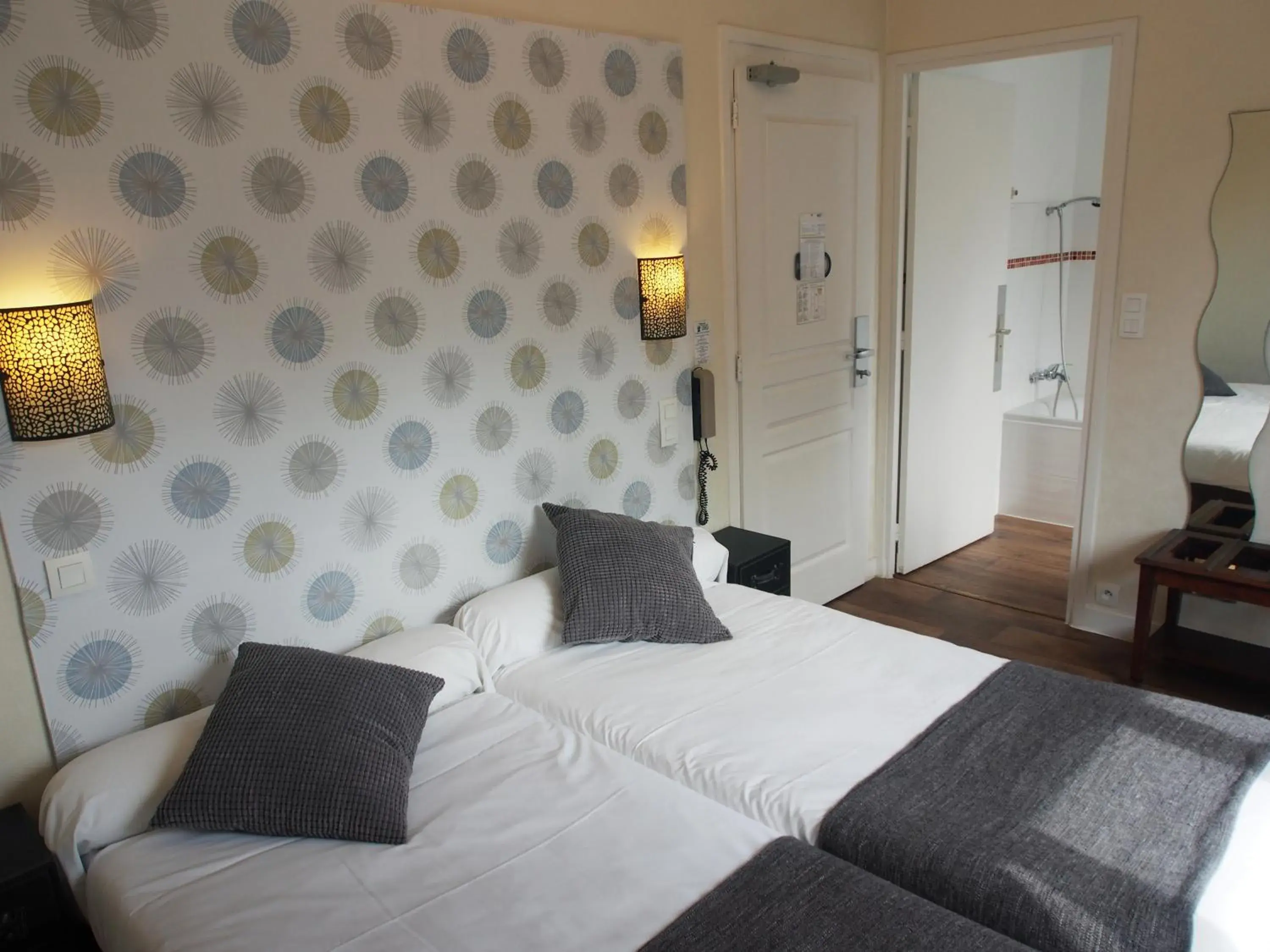 Photo of the whole room, Bed in Hotel Belle Vue Royan