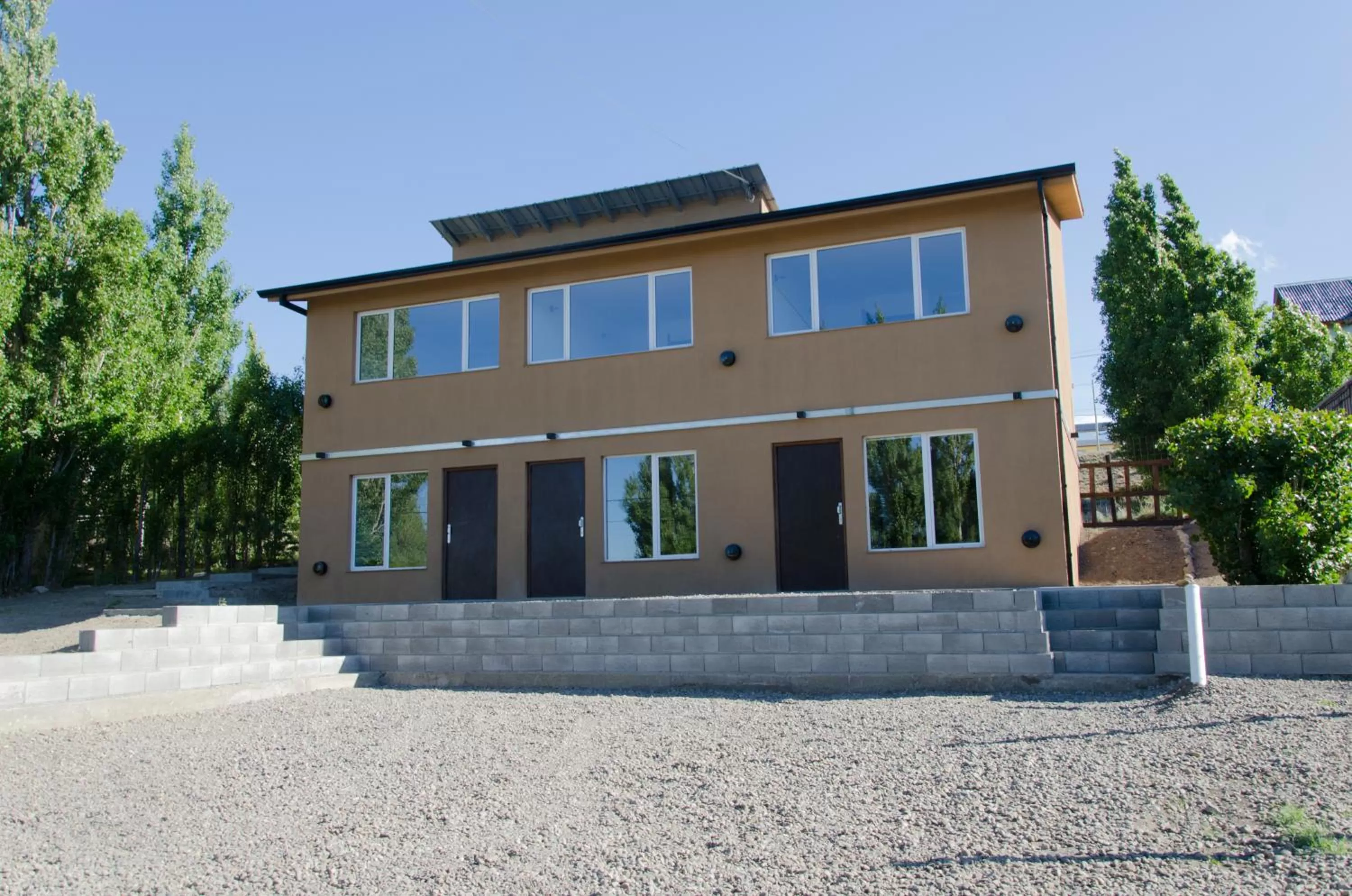 Facade/entrance in Flamenco Bay Apartments