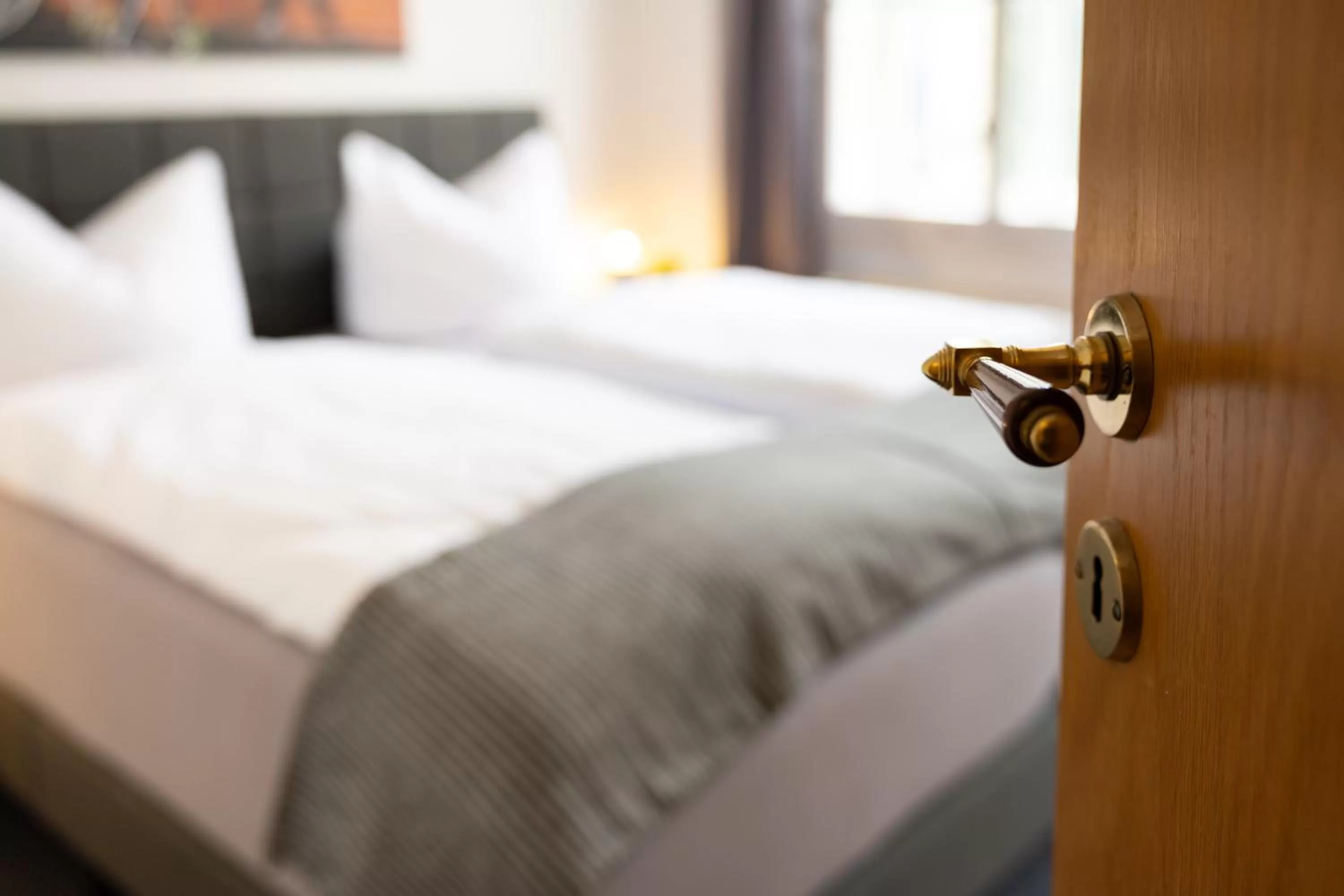 Bed in Apartments an der Oper - Innenstadt - Zentral - Küche - Wifi - Powered by Ko-Living