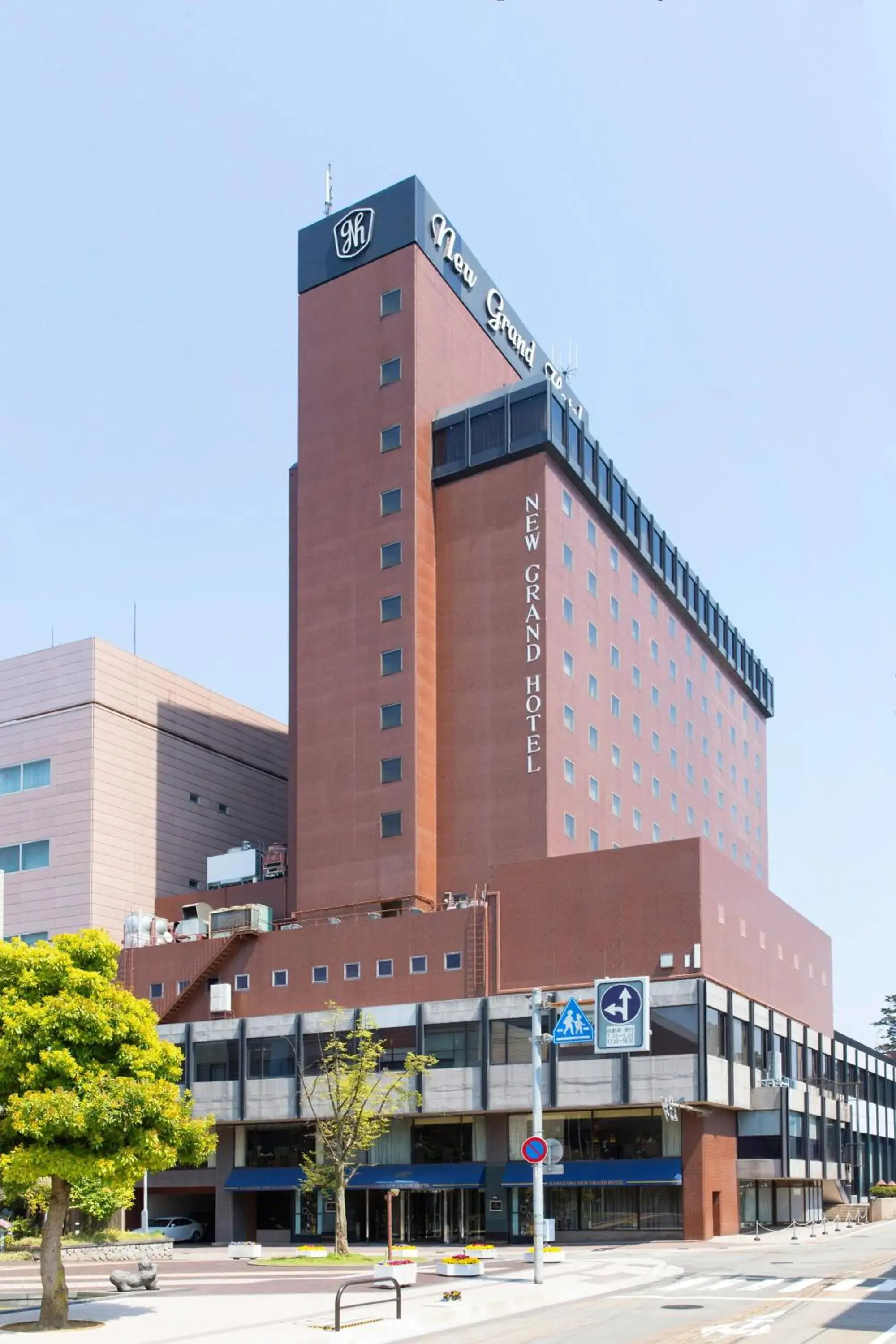 Facade/entrance in Kanazawa New Grand Hotel