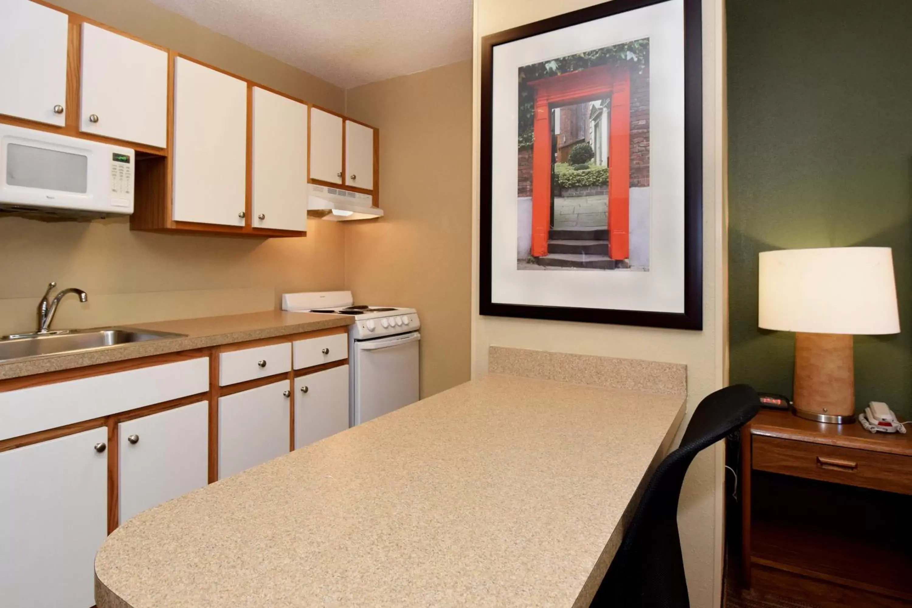 Kitchen or kitchenette, Kitchen/Kitchenette in Extended Stay America Suites - Cleveland - Great Northern Mall