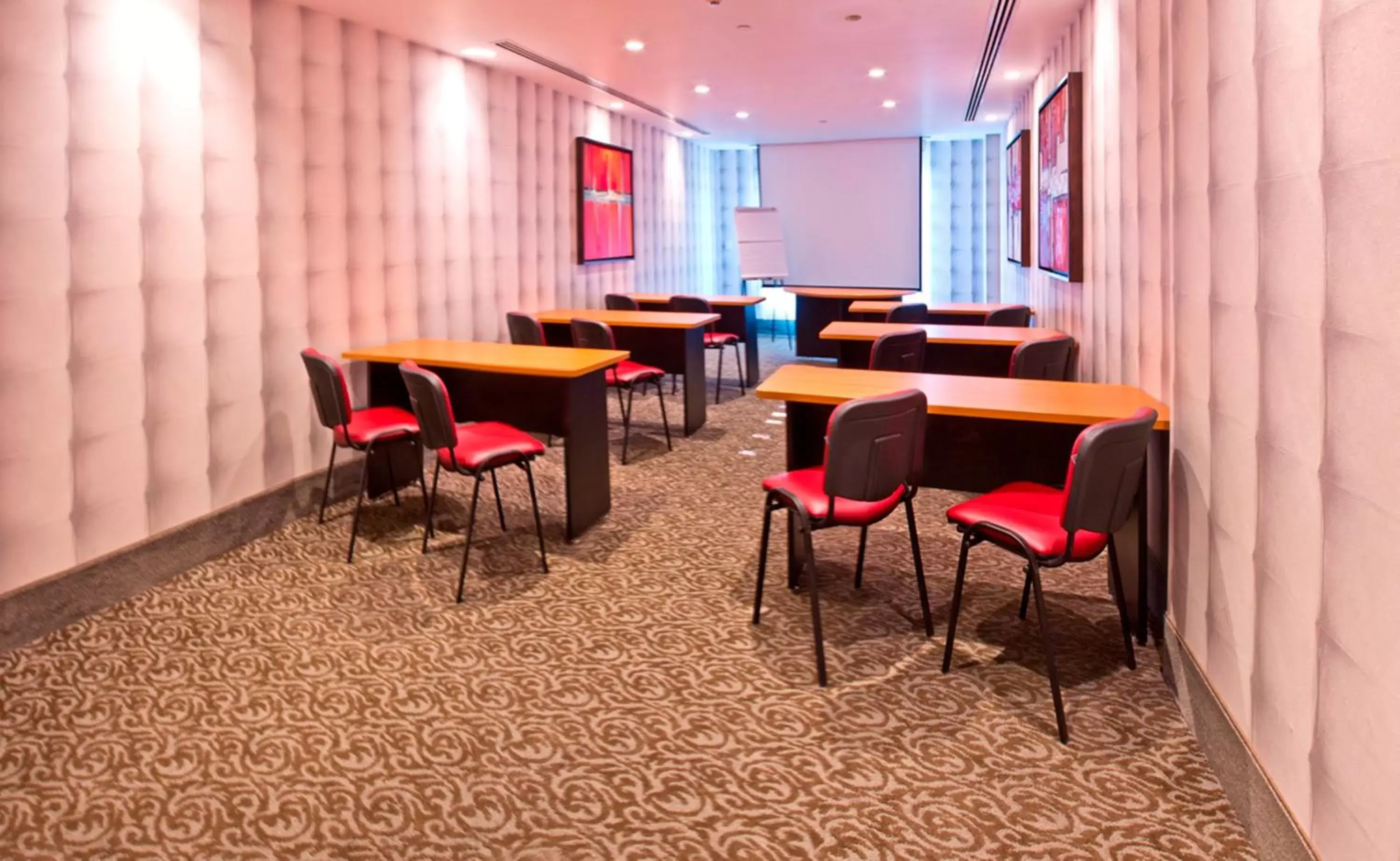 Meeting/conference room in Holiday Inn Express & Suites Queretaro, an IHG Hotel