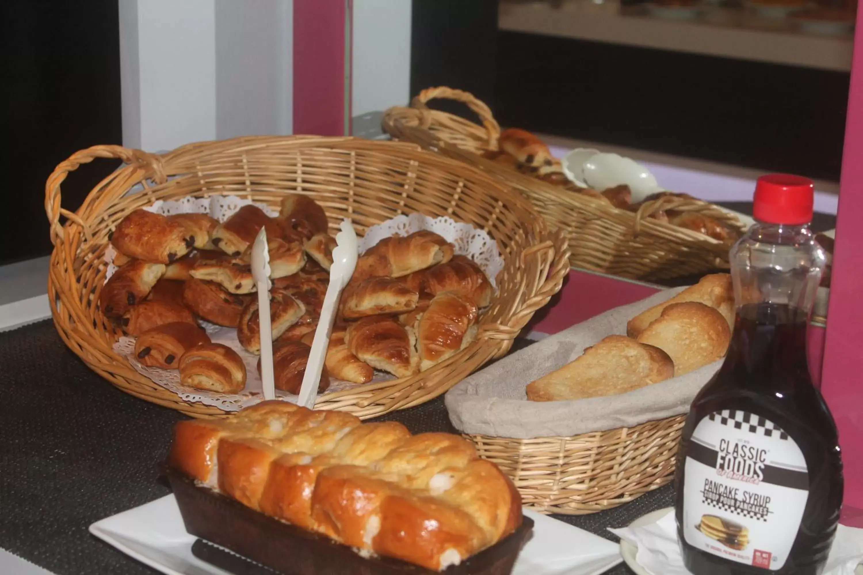 Area and facilities, Breakfast in The Originals City, Hôtel La Closerie, Nantes Nord (Inter-Hotel)