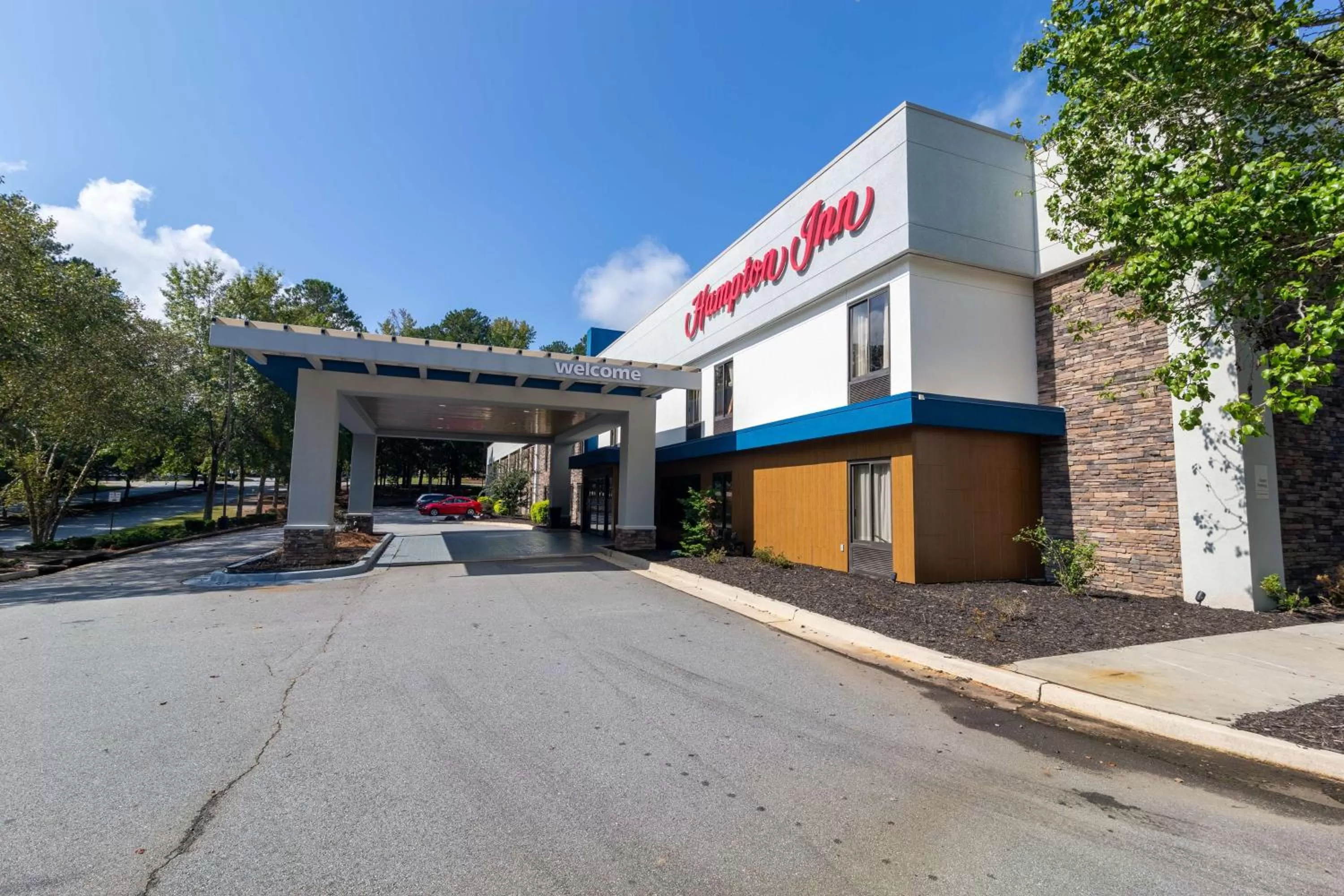 Property building in Hampton Inn Atlanta/Peachtree City