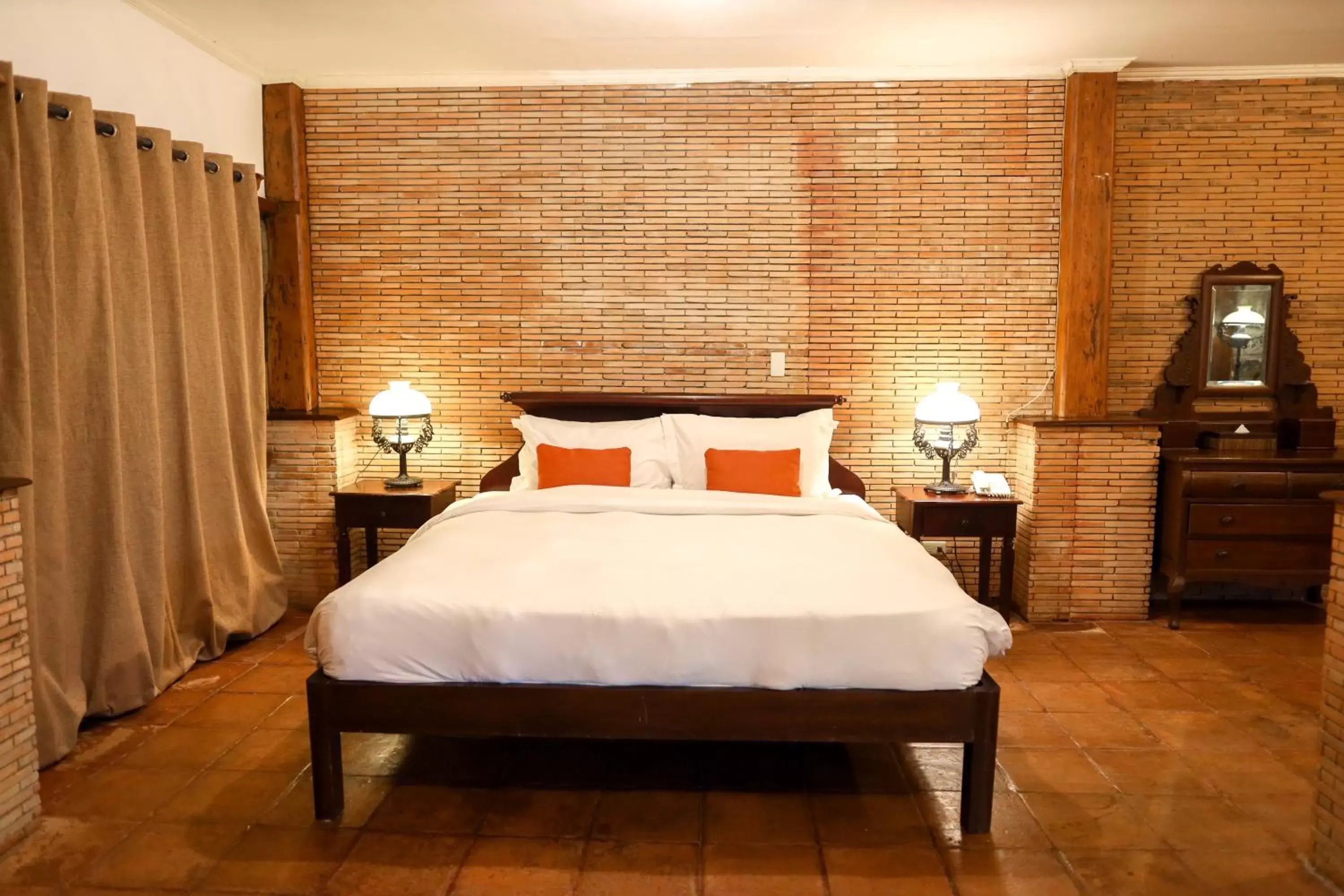 Bed in Las Casas Filipinas de Acuzar