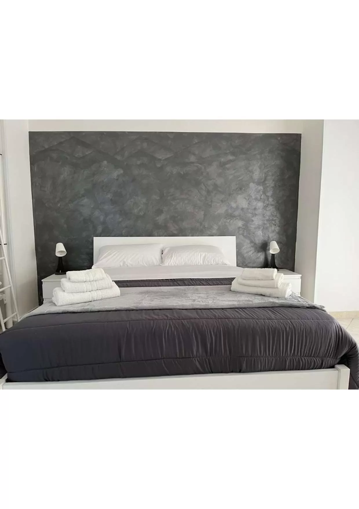 Bed in La Svolta rooms