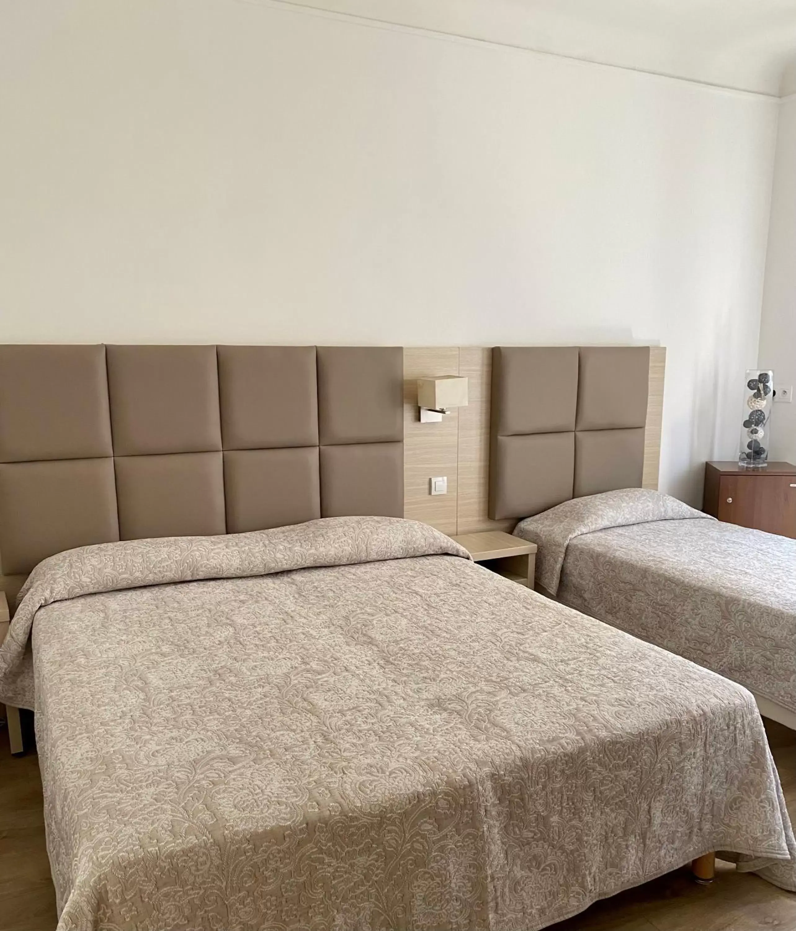 Bedroom, Bed in Hotel Lutetia