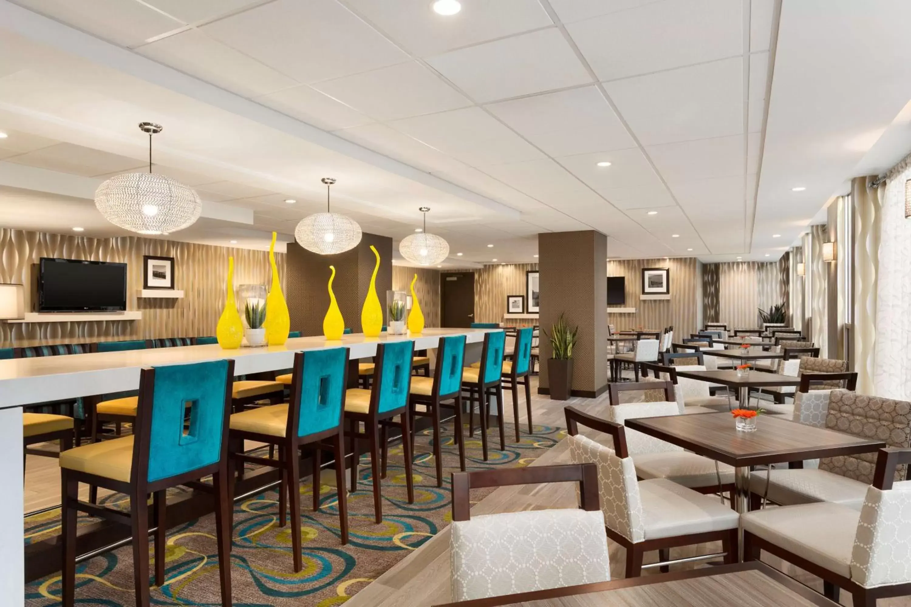 Lobby or reception, Restaurant/Places to Eat in Hampton Inn & Suites, by Hilton - Vancouver Downtown