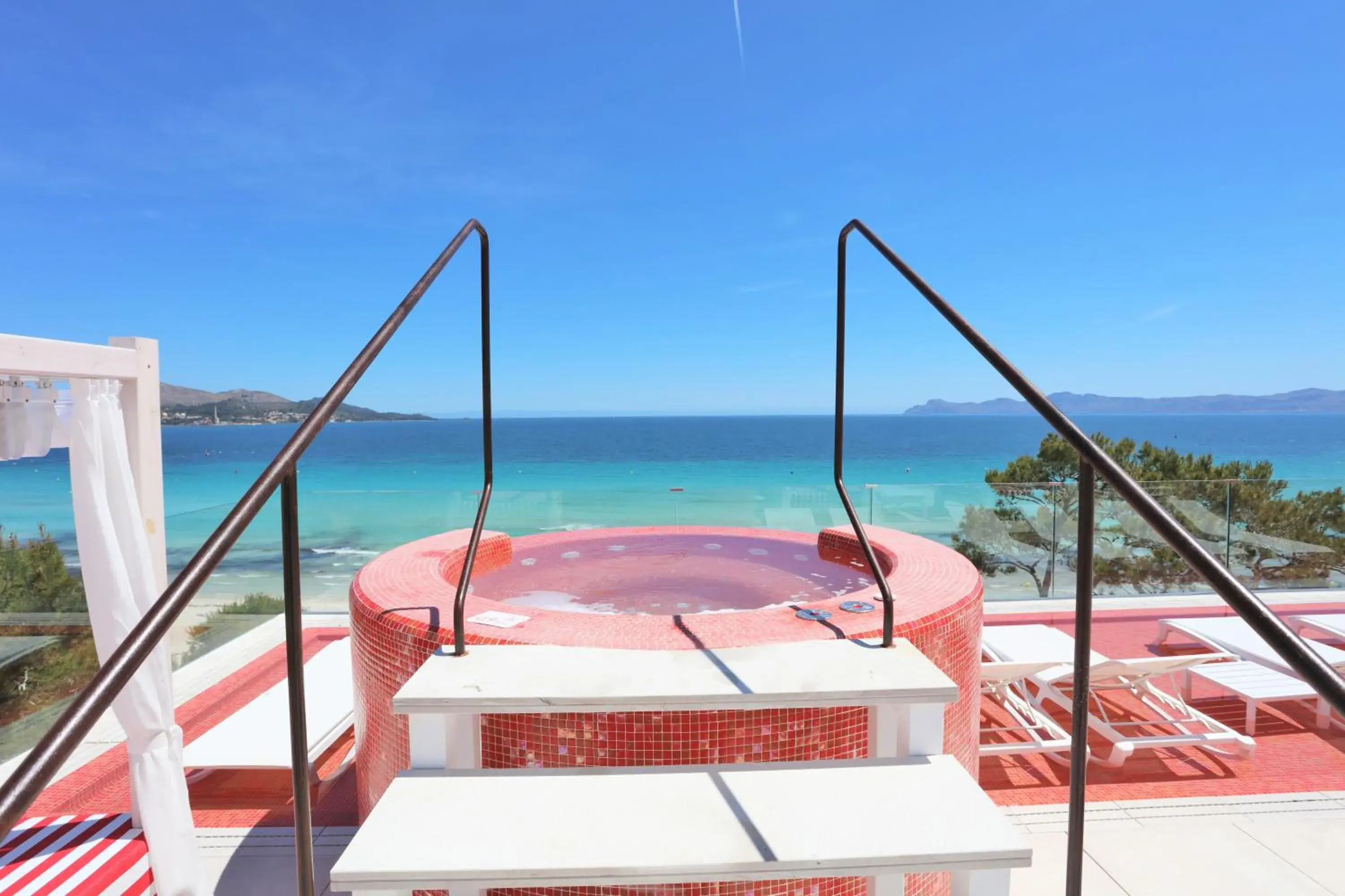 Swimming pool in Iberostar Alcudia Park