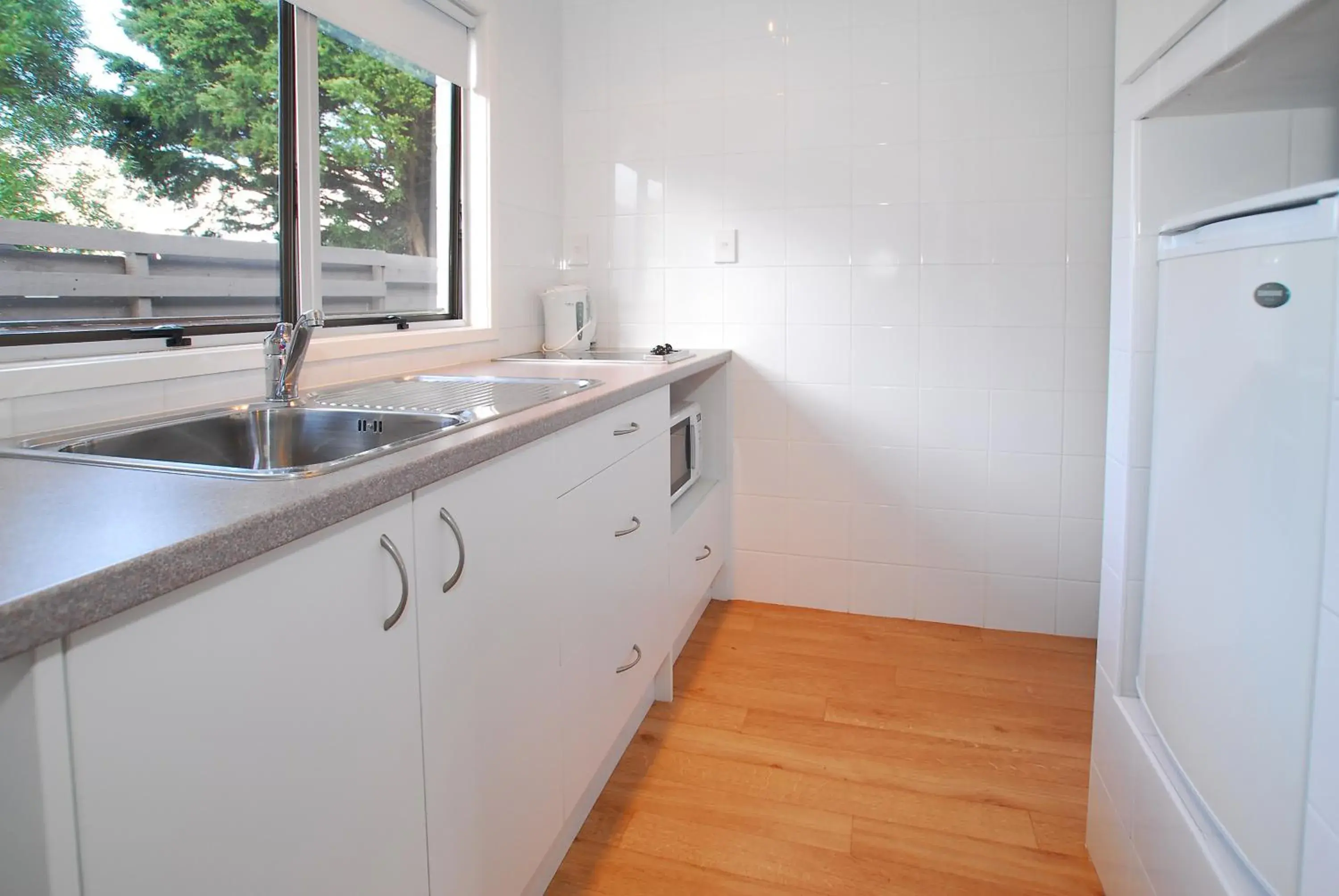 Kitchen or kitchenette, Kitchen/Kitchenette in Takapuna Motor Lodge