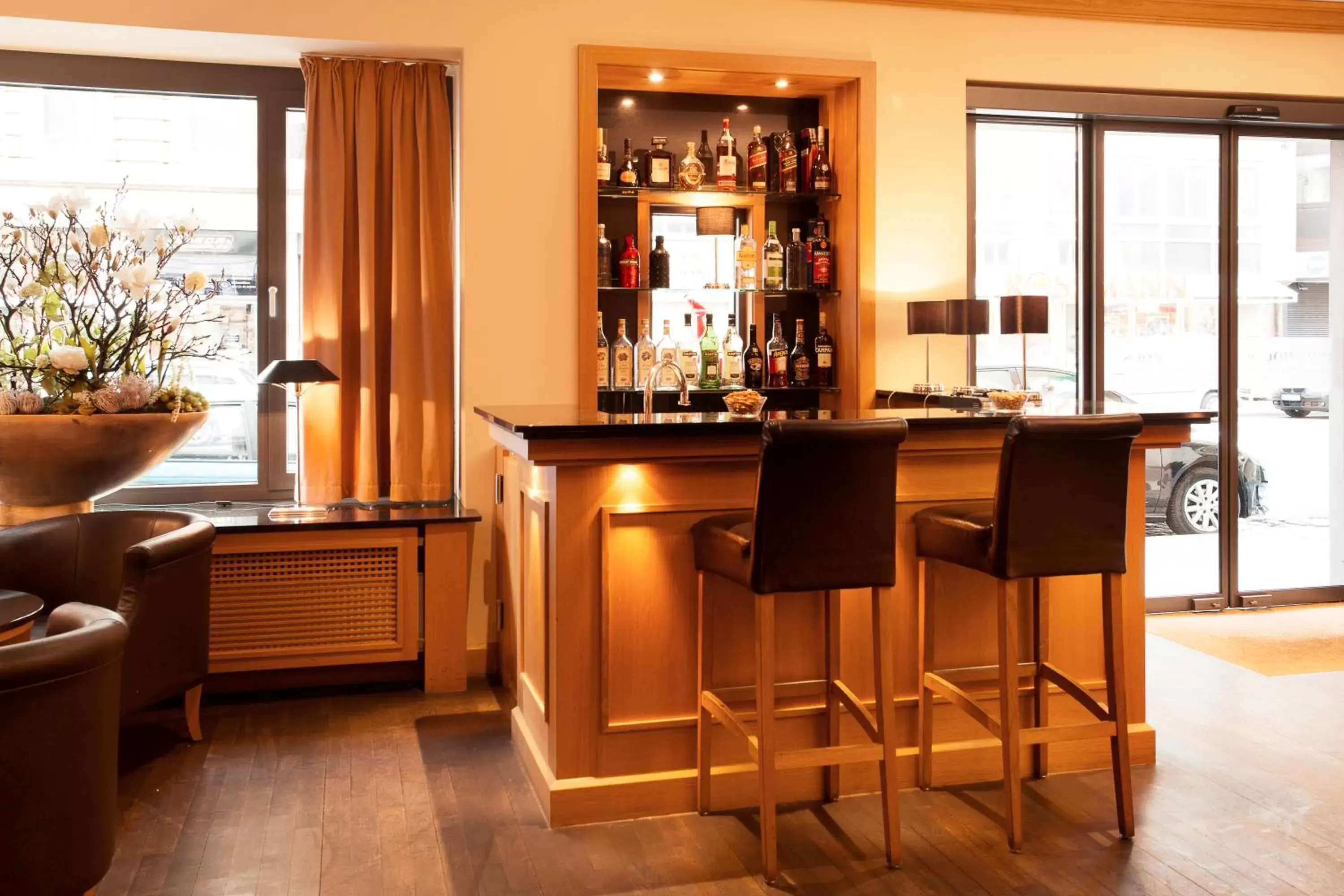 Lounge or bar in TOWNHOUSE Hotel