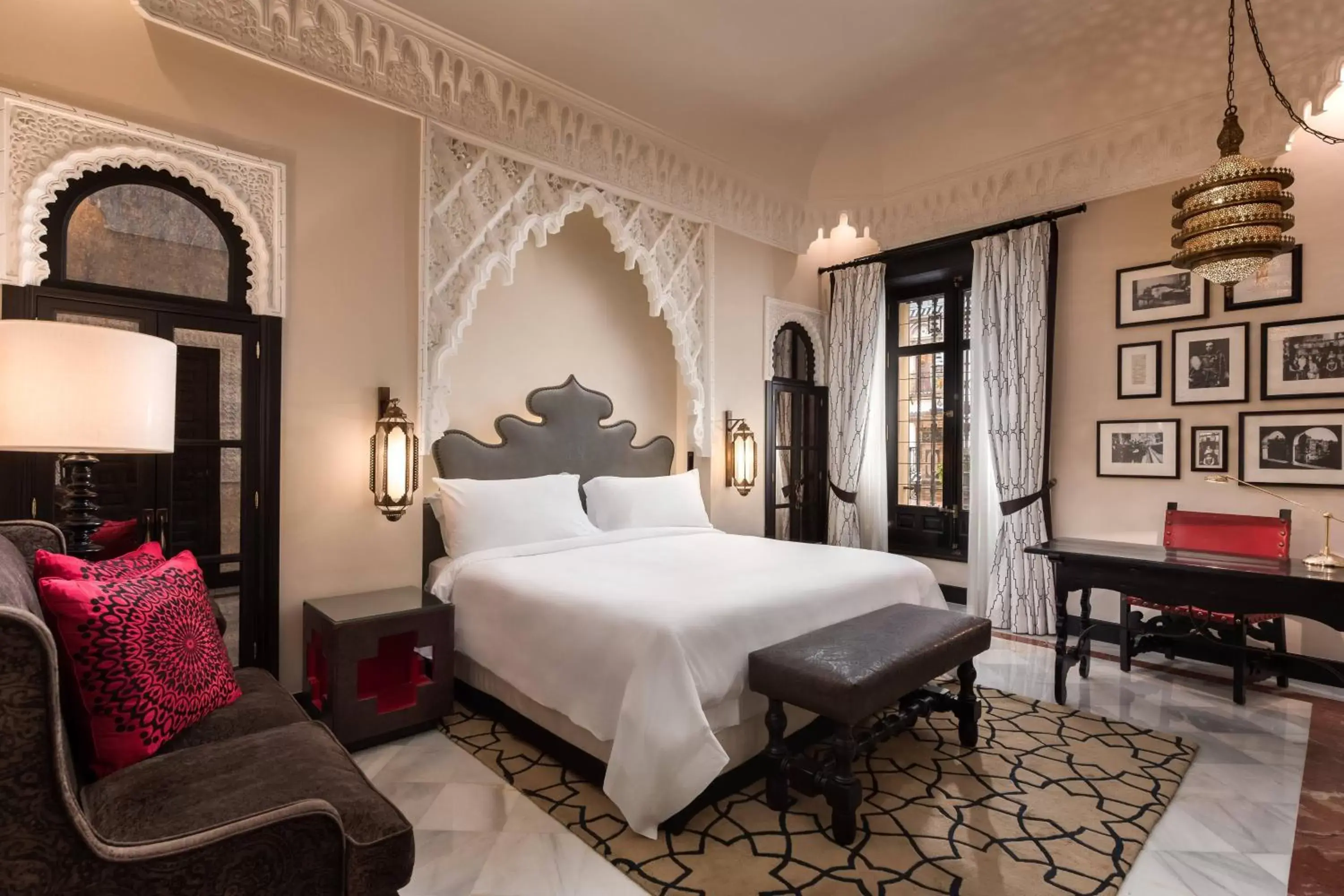 Photo of the whole room, Bed in Hotel Alfonso XIII, a Luxury Collection Hotel, Seville