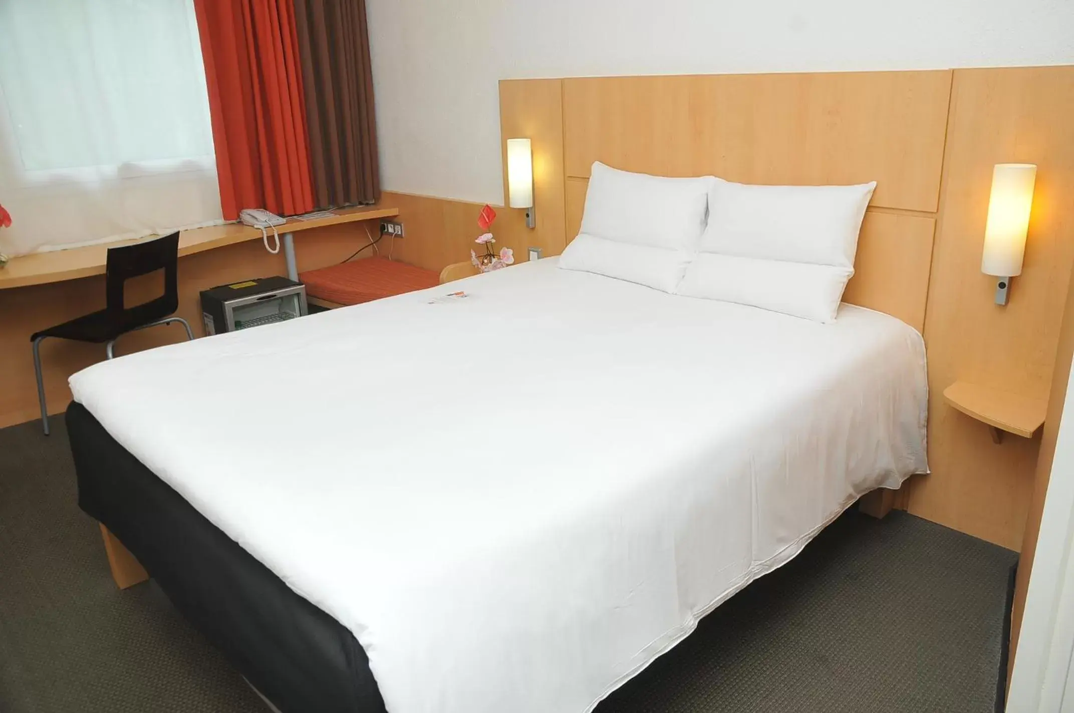 Bed in Ibis Cotonou