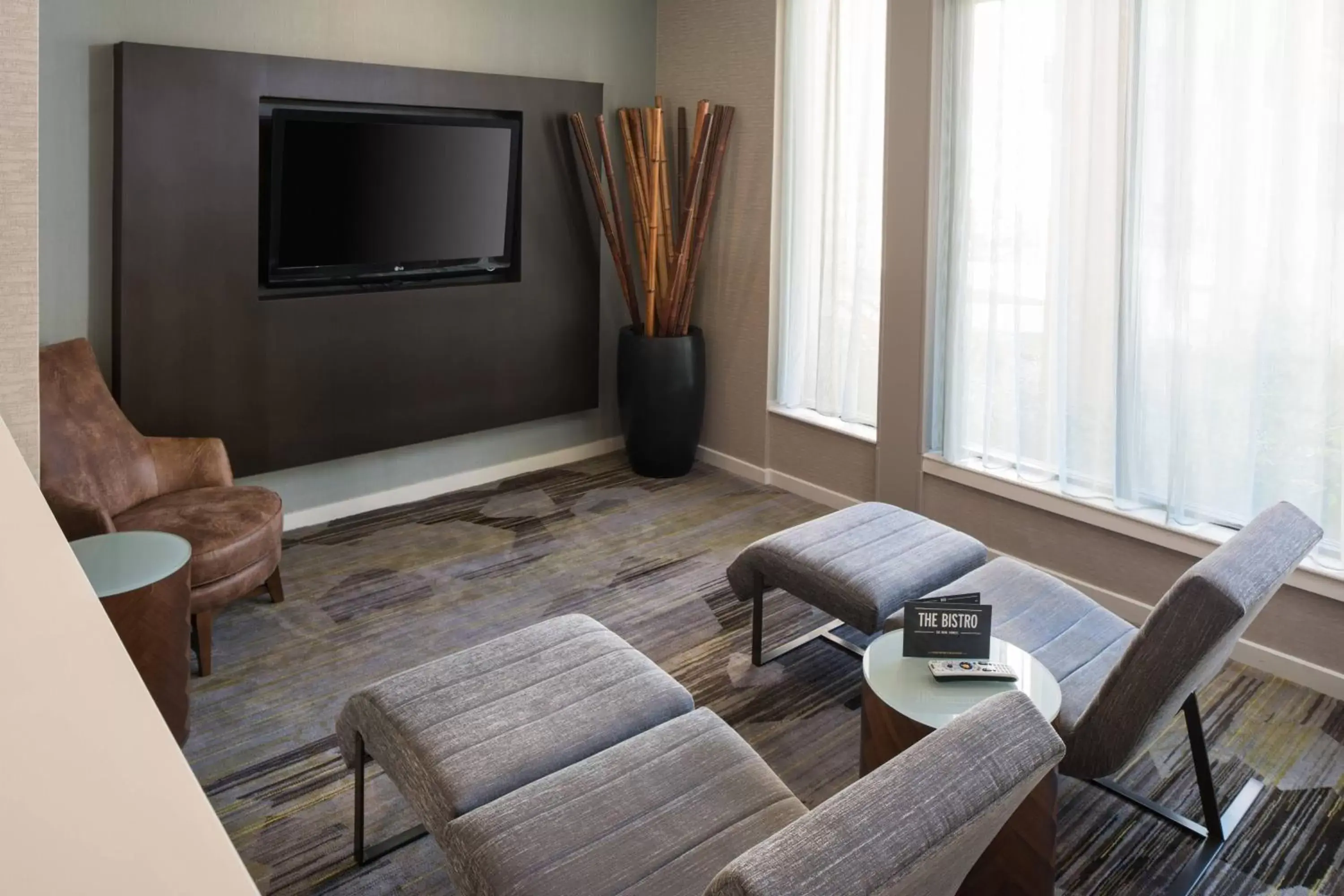 Lobby or reception, TV/Entertainment Center in Courtyard by Marriott San Diego Sorrento Valley