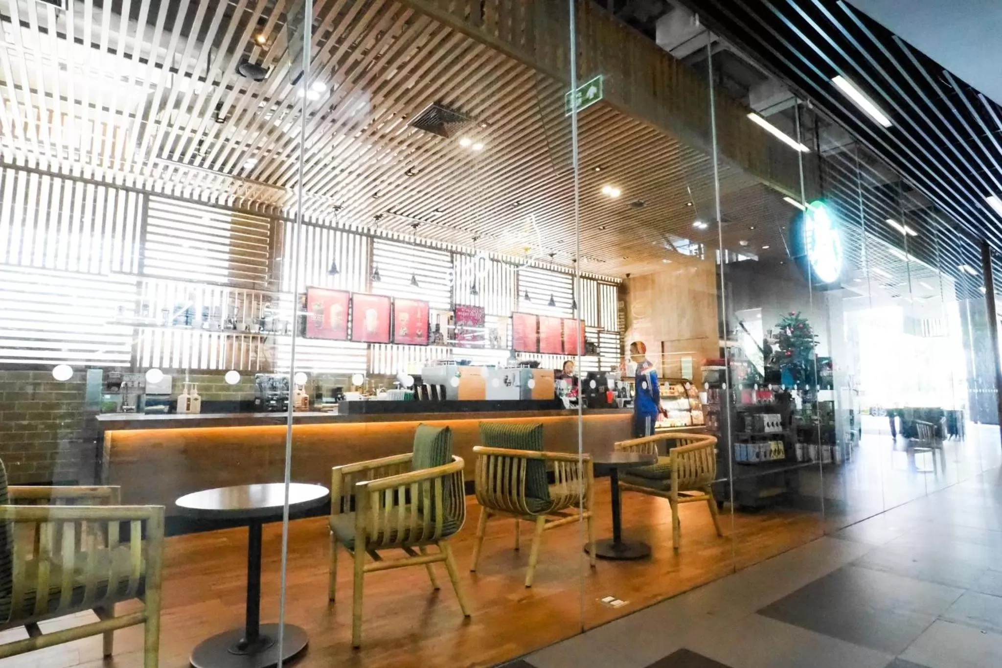 Restaurant/places to eat in The Quarter Ari by UHG