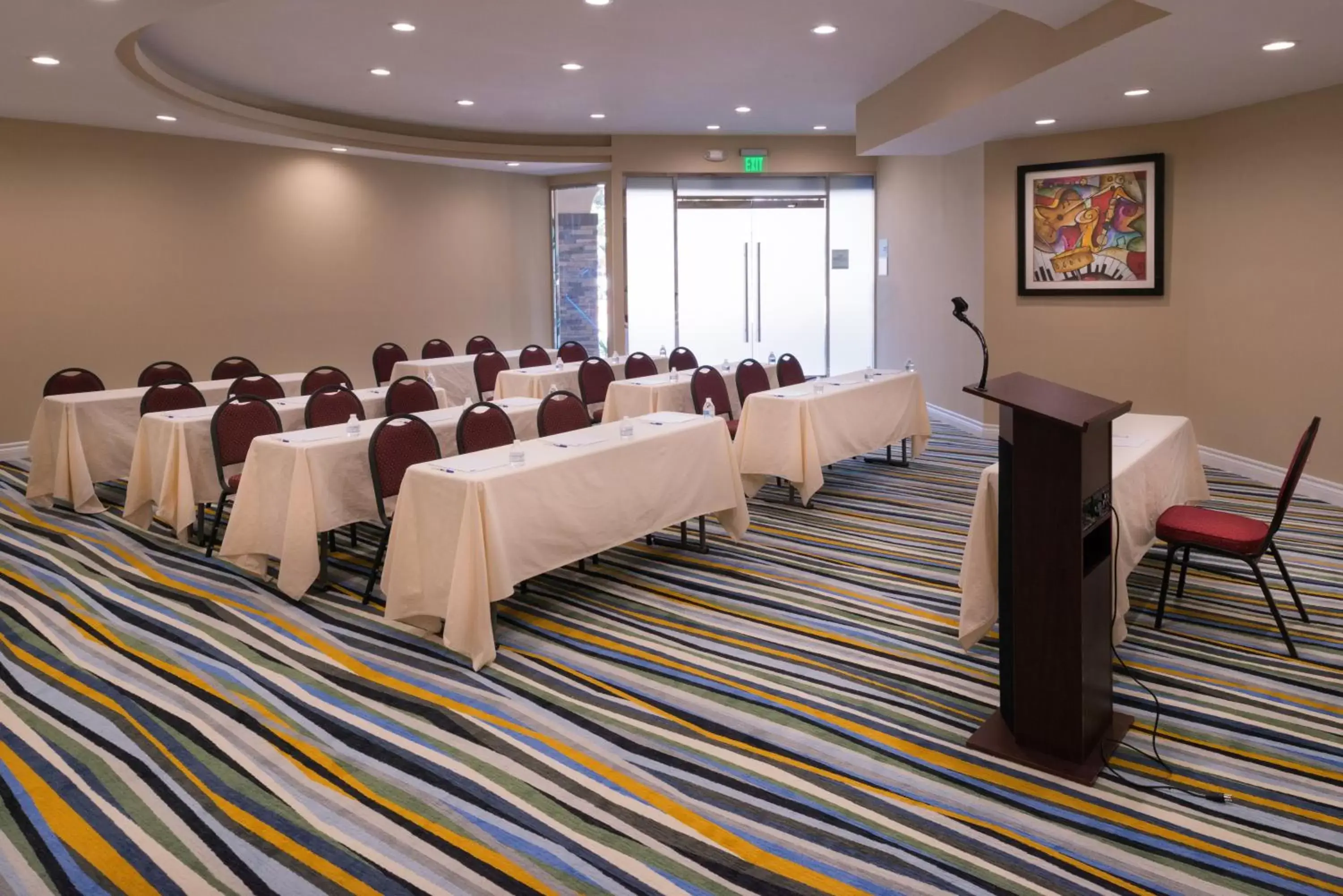 Meeting/conference room in Holiday Inn Express Hotel & Suites Pasadena-Colorado Boulevard, an IHG Hotel