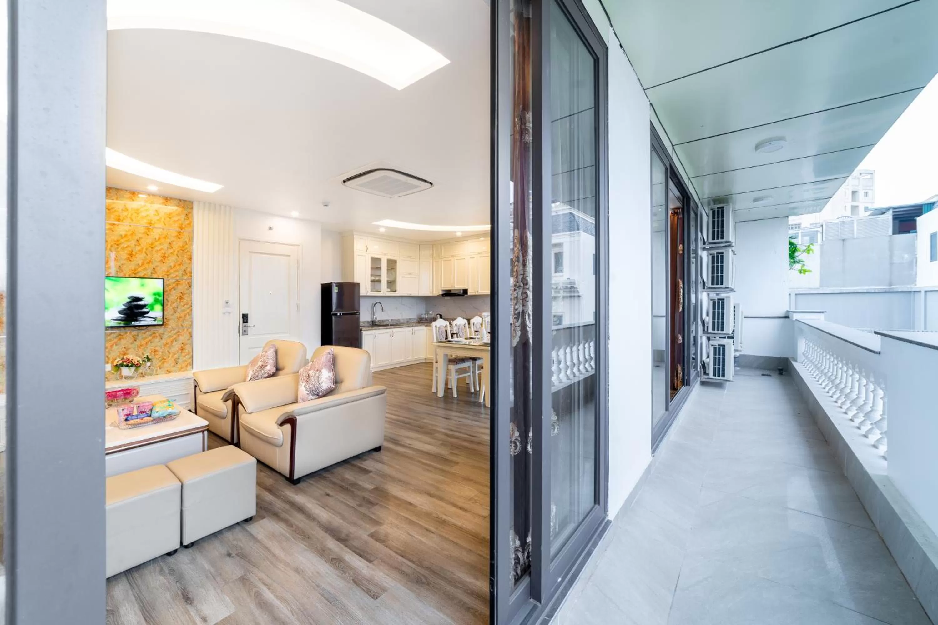 Balcony/Terrace, Bed in Rosee Apartment Hotel