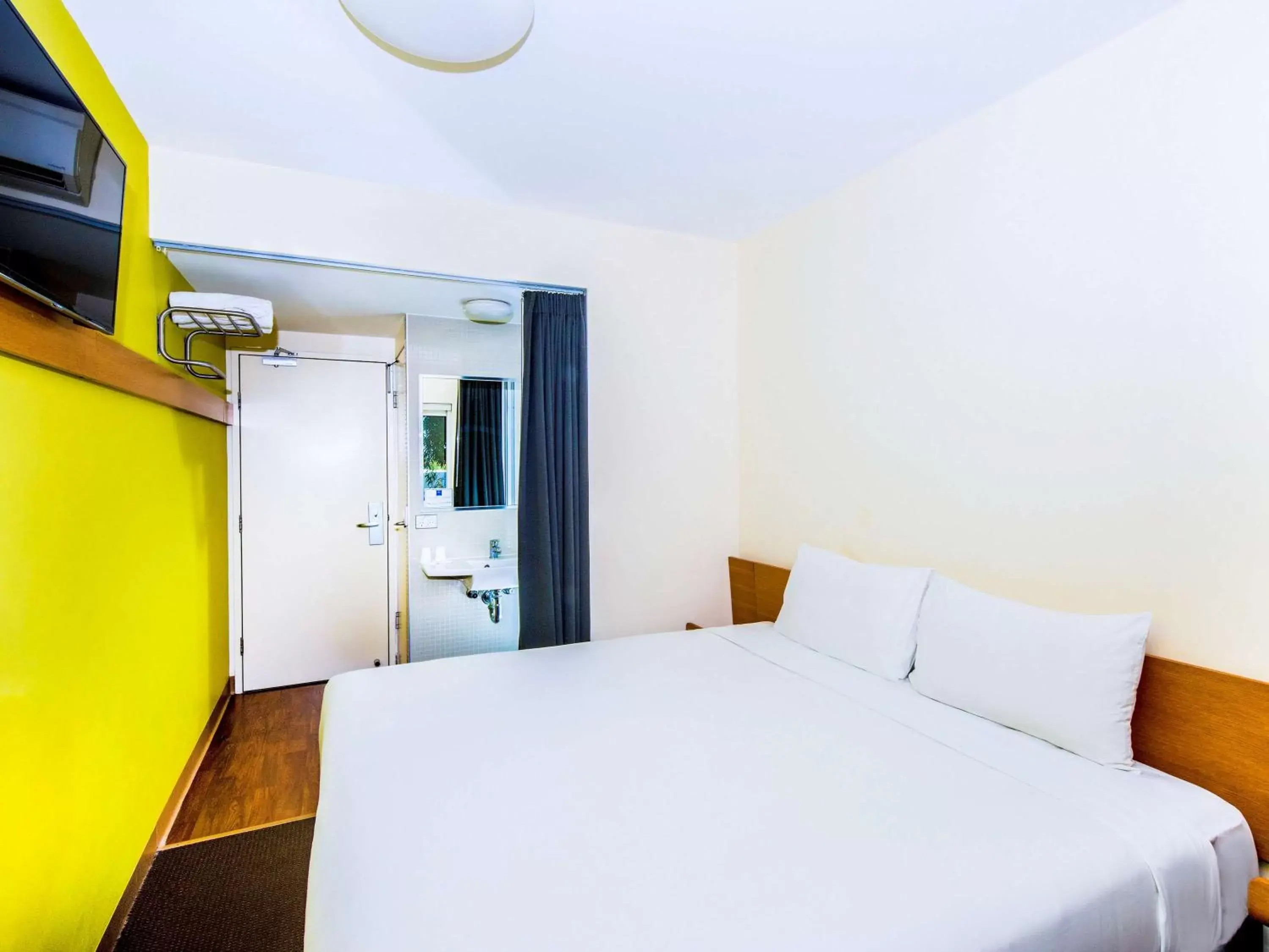 Photo of the whole room, Bed in ibis Budget Sydney Olympic Park