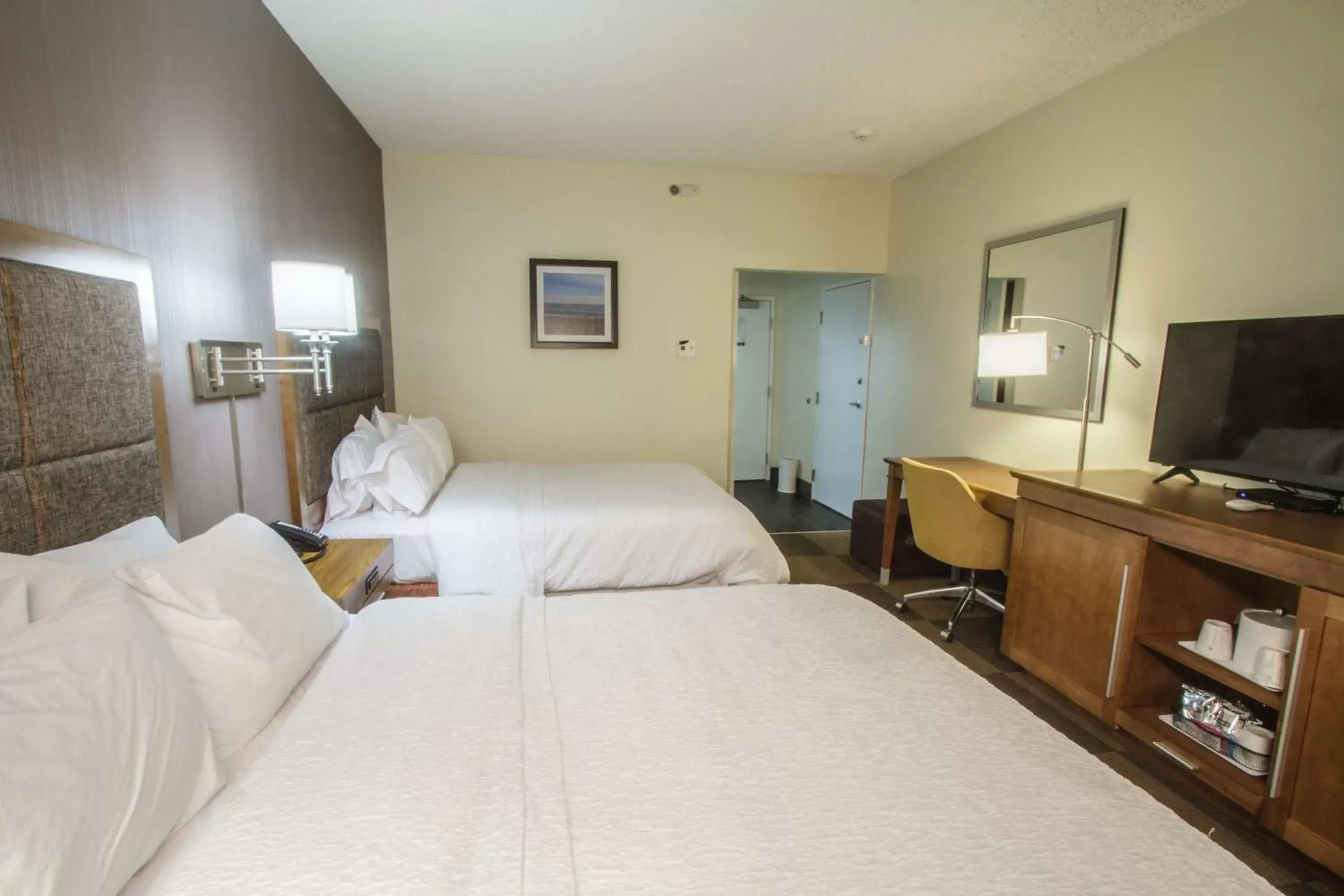 Bedroom, Bed in Hampton Inn South Haven