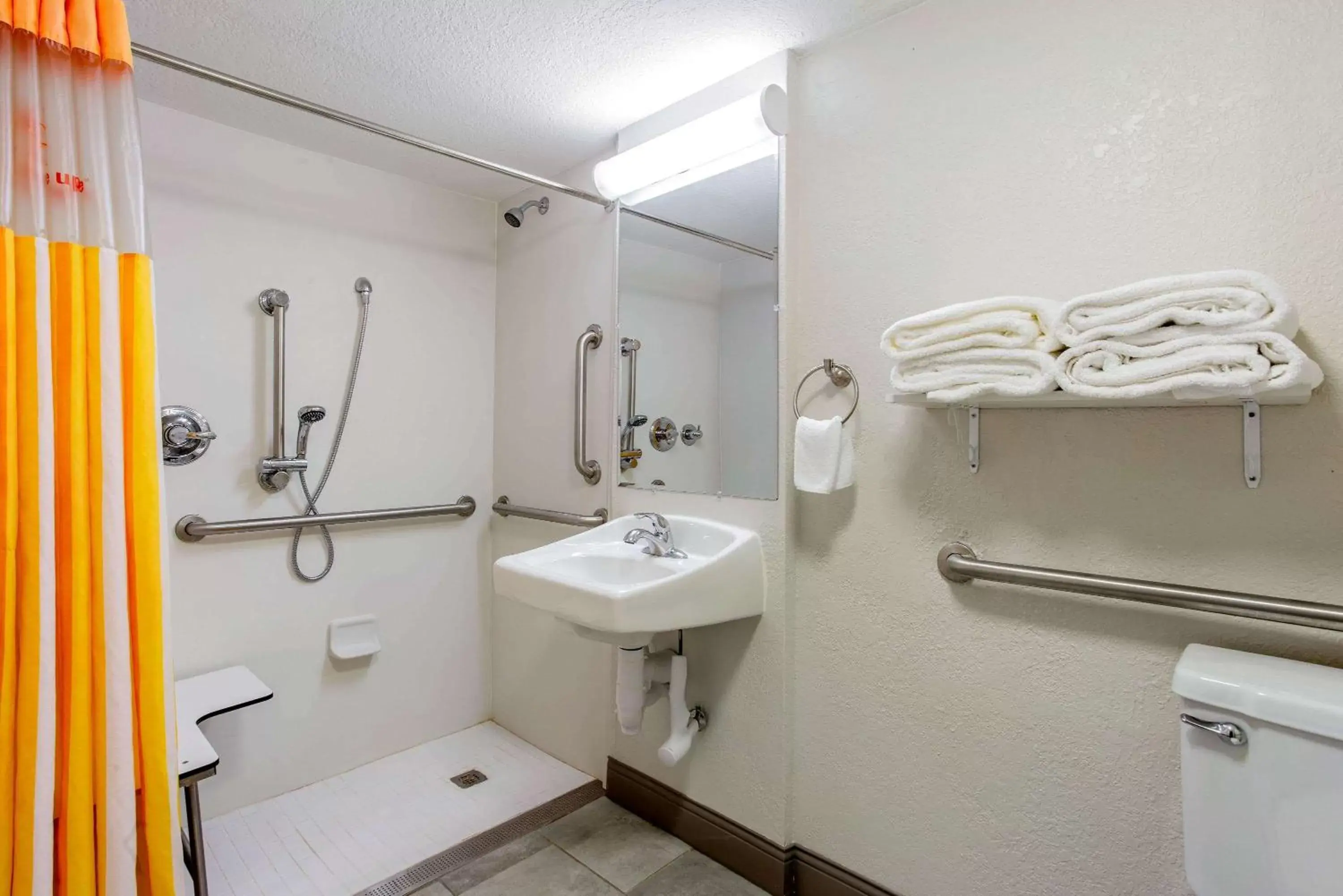 Shower, Bathroom in La Quinta Inn by Wyndham Champaign