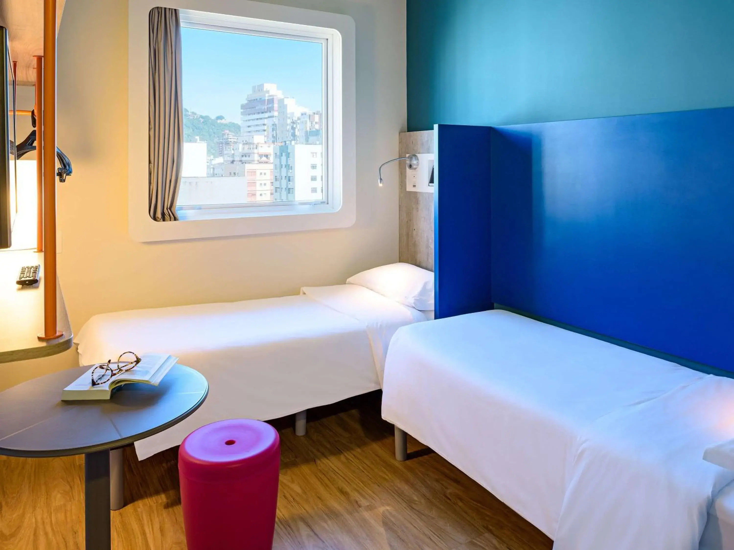 Photo of the whole room, Bed in Ibis Budget Santos Gonzaga