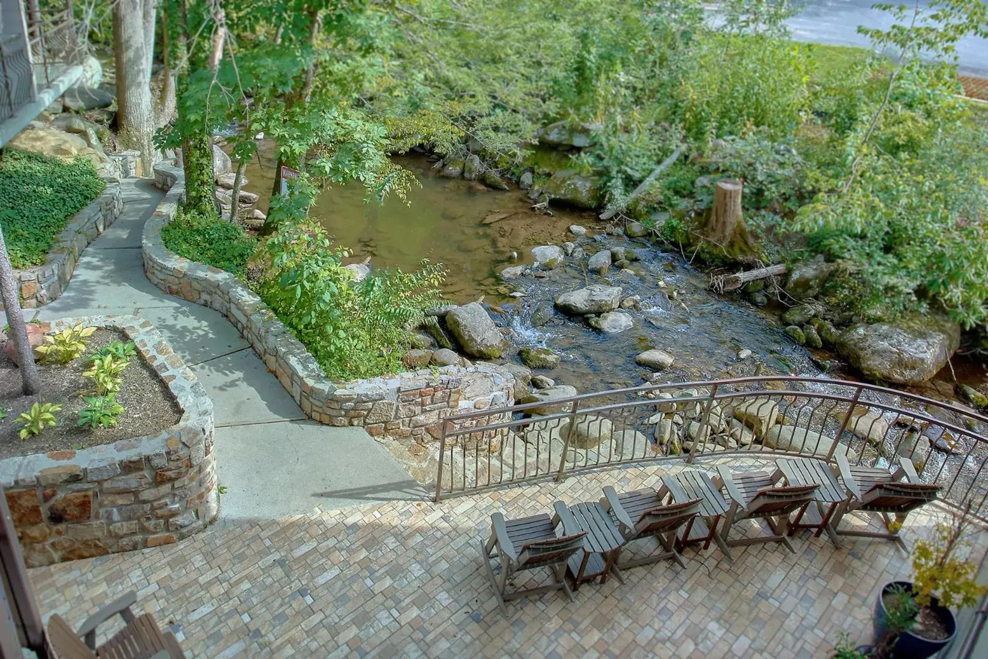 Property building in Sidney James Mountain Lodge