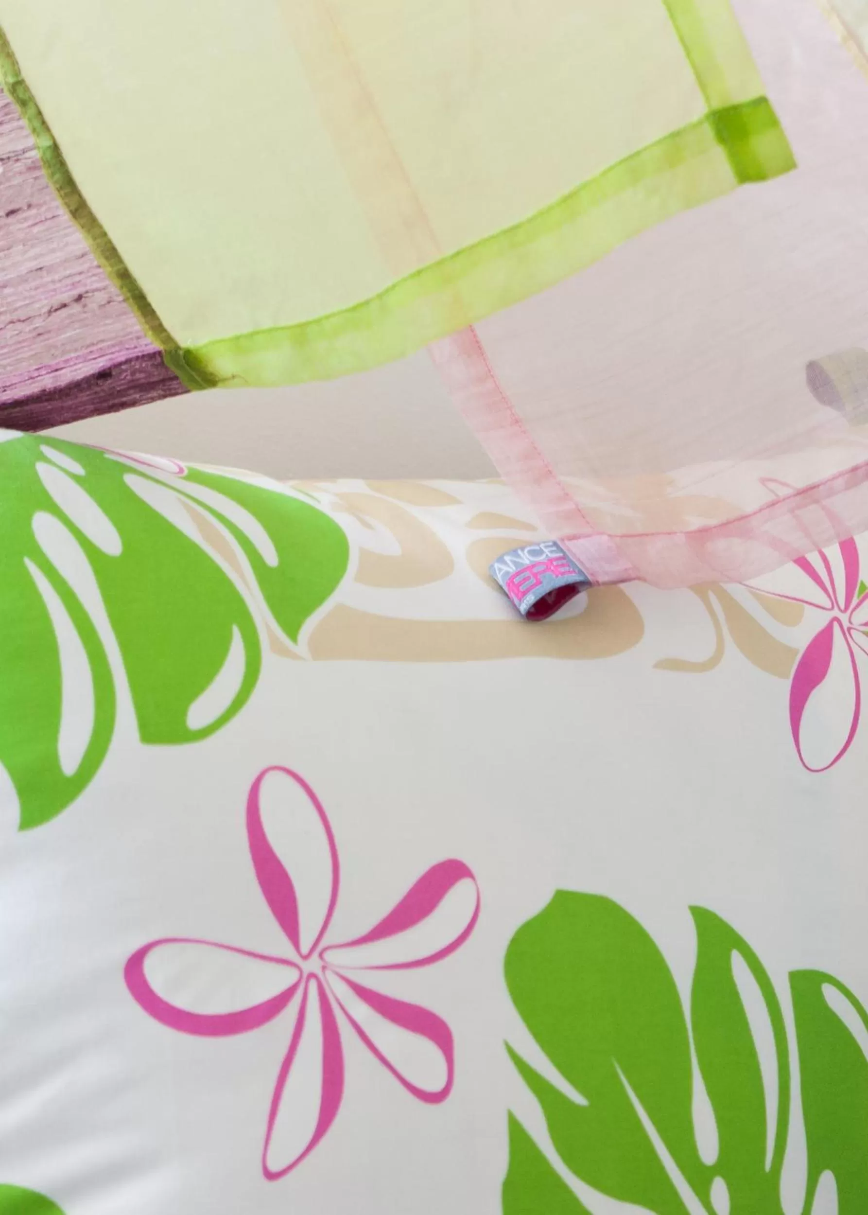 Decorative detail, Bed in The 252