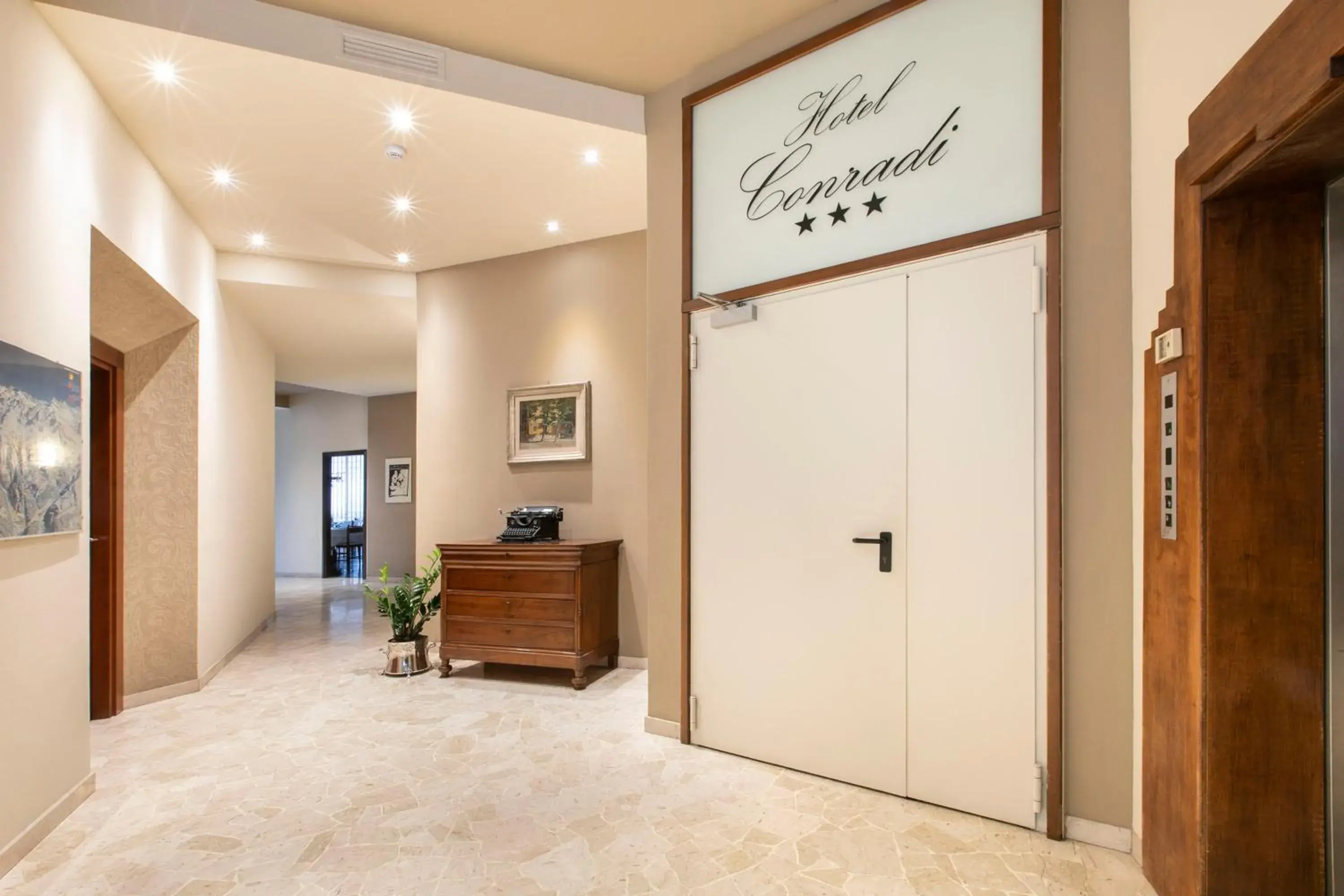 Lobby or reception in Hotel Conradi