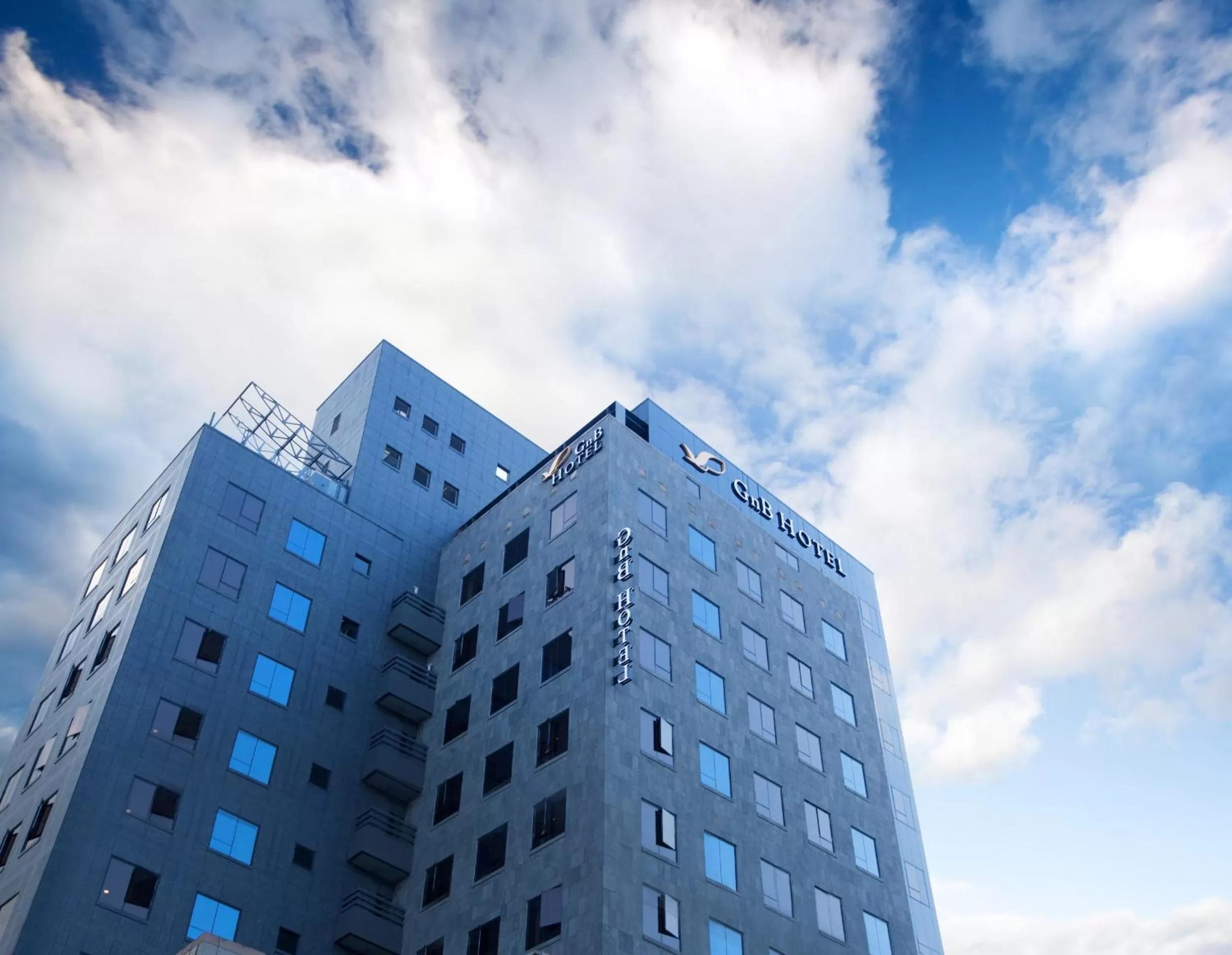 Property building in GnB Hotel