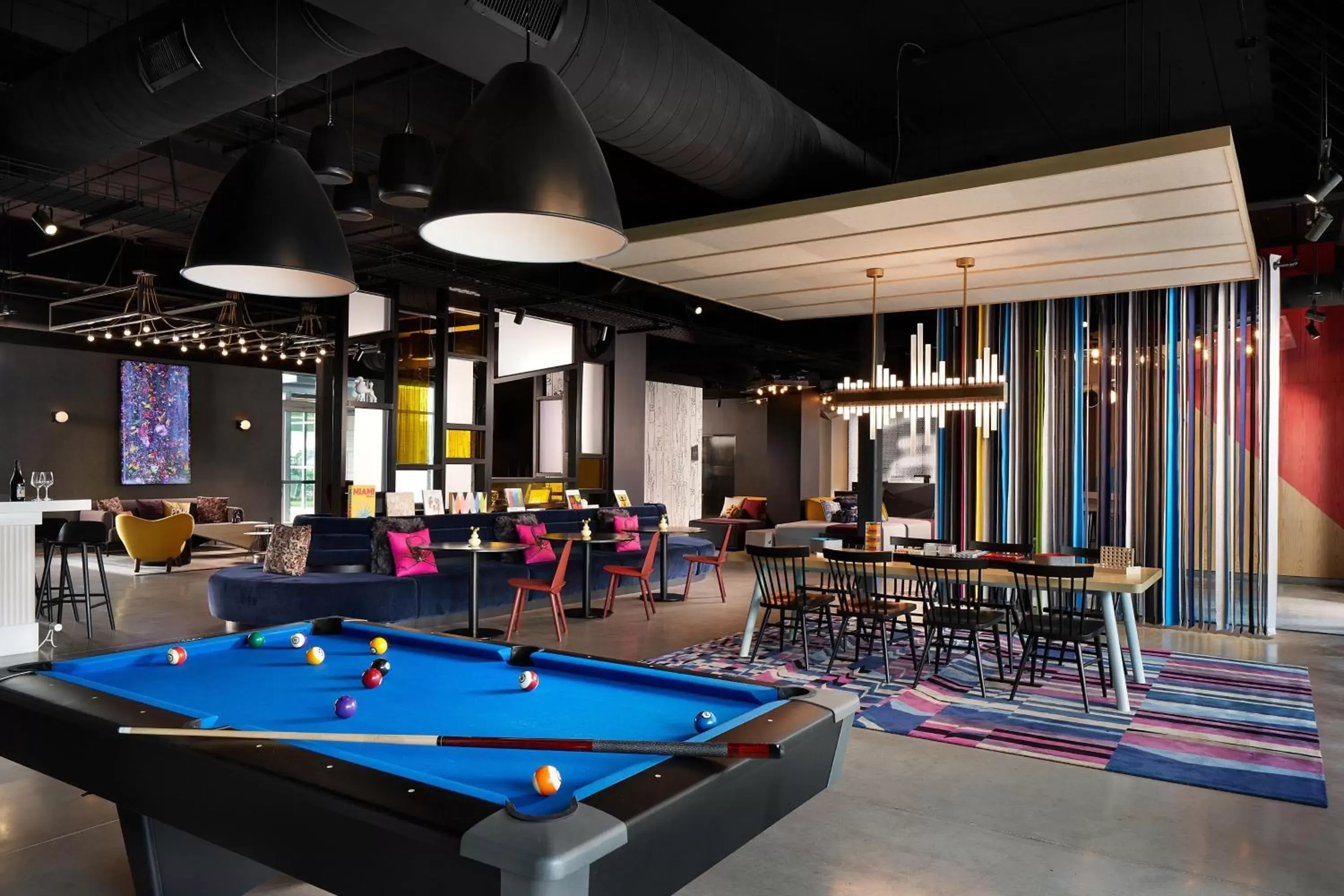 Lounge or bar, Billiards in Aloft Orlando International Drive