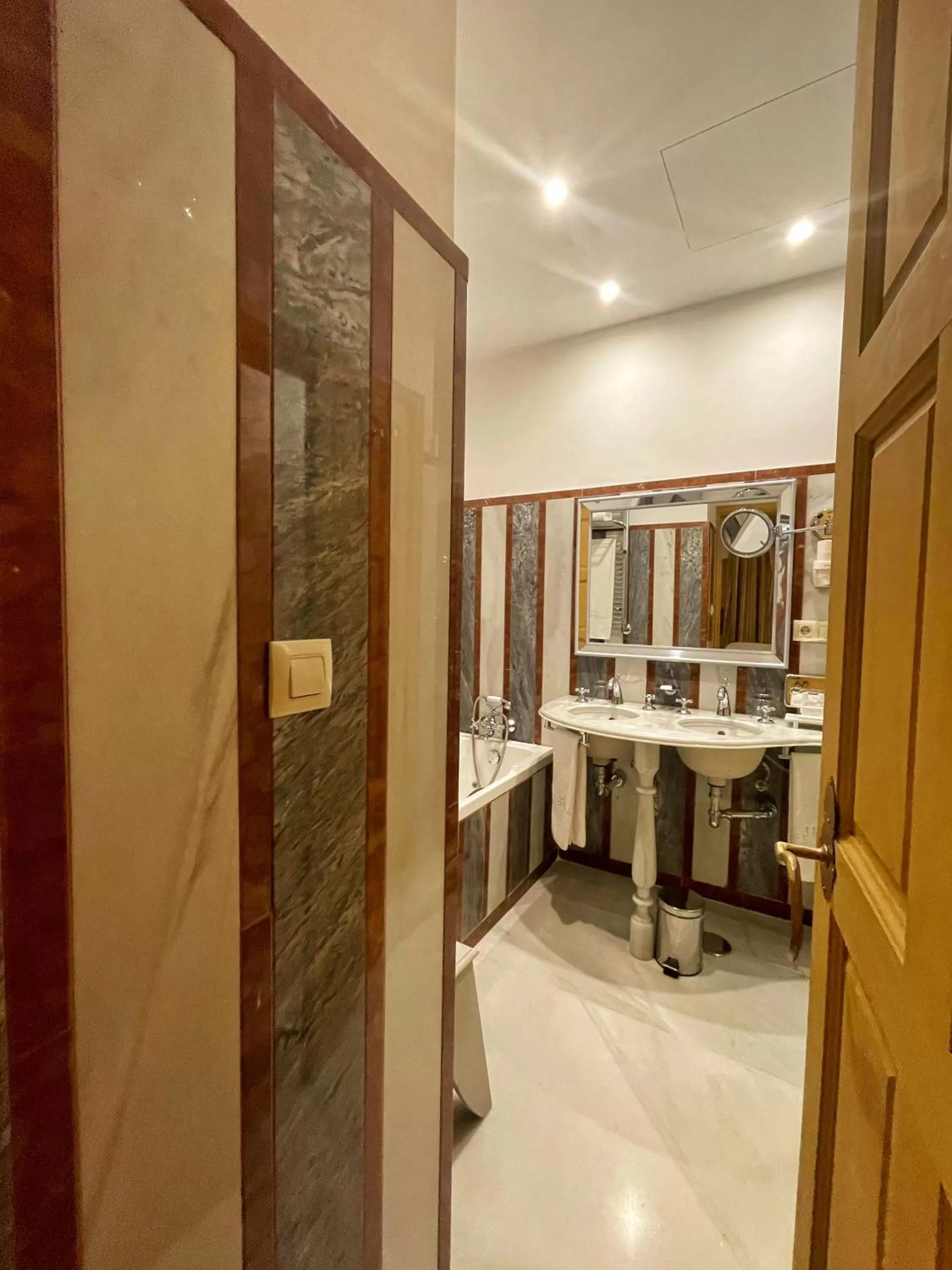 Bathroom in Las Casas de la Judería de Córdoba