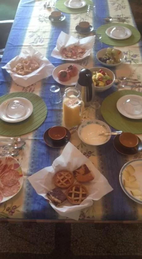 Dining area in B&B Portobello