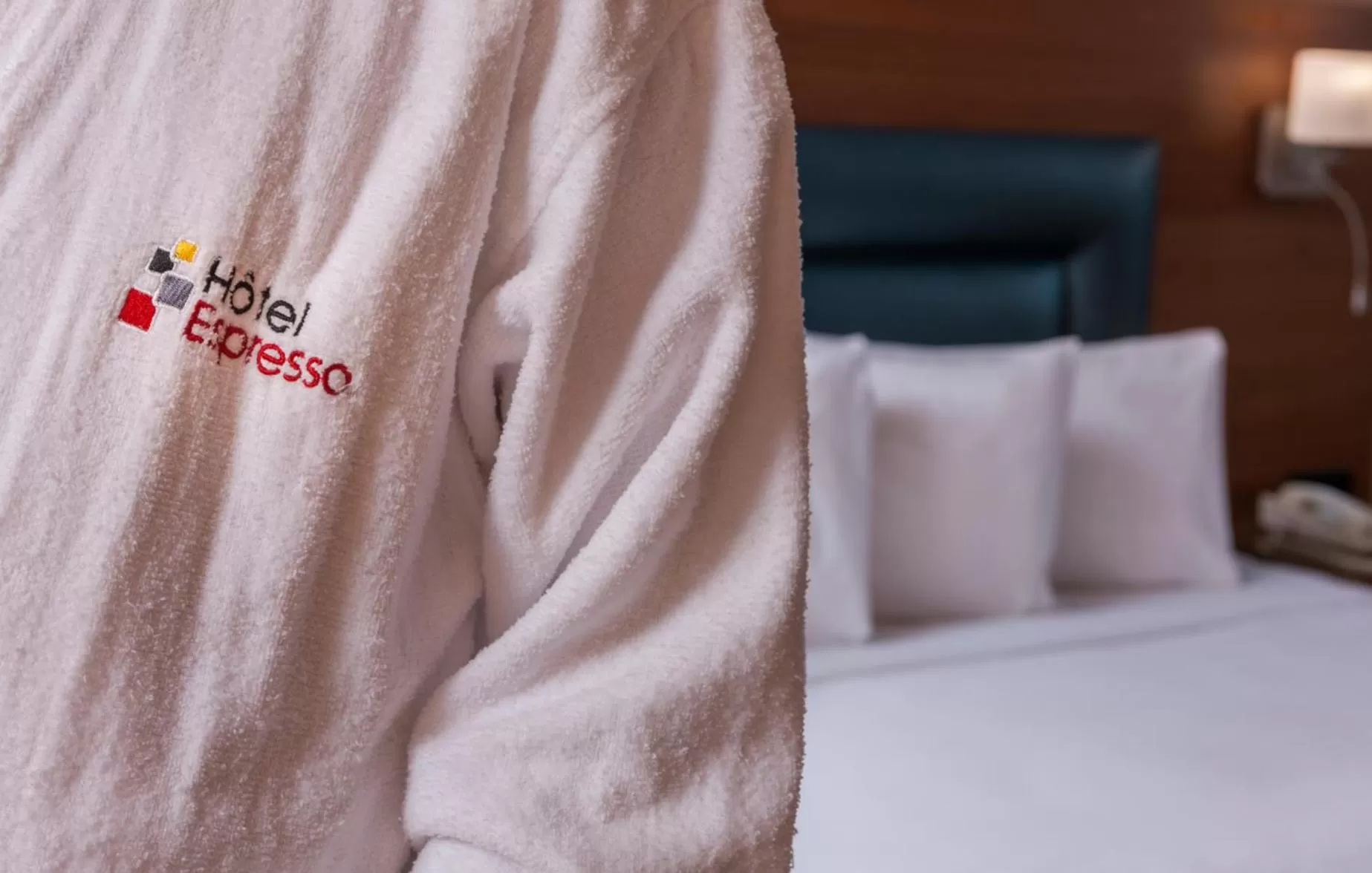 Bed in Hotel Espresso Montreal Centre-Ville / Downtown