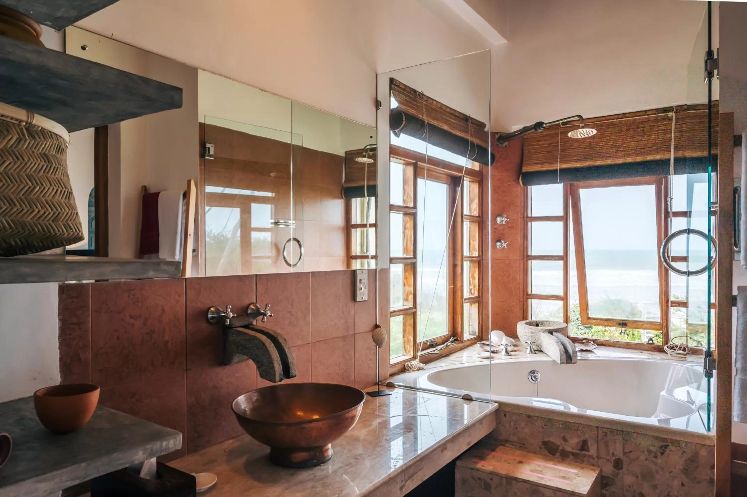 Sānti Beach House with pool & beach