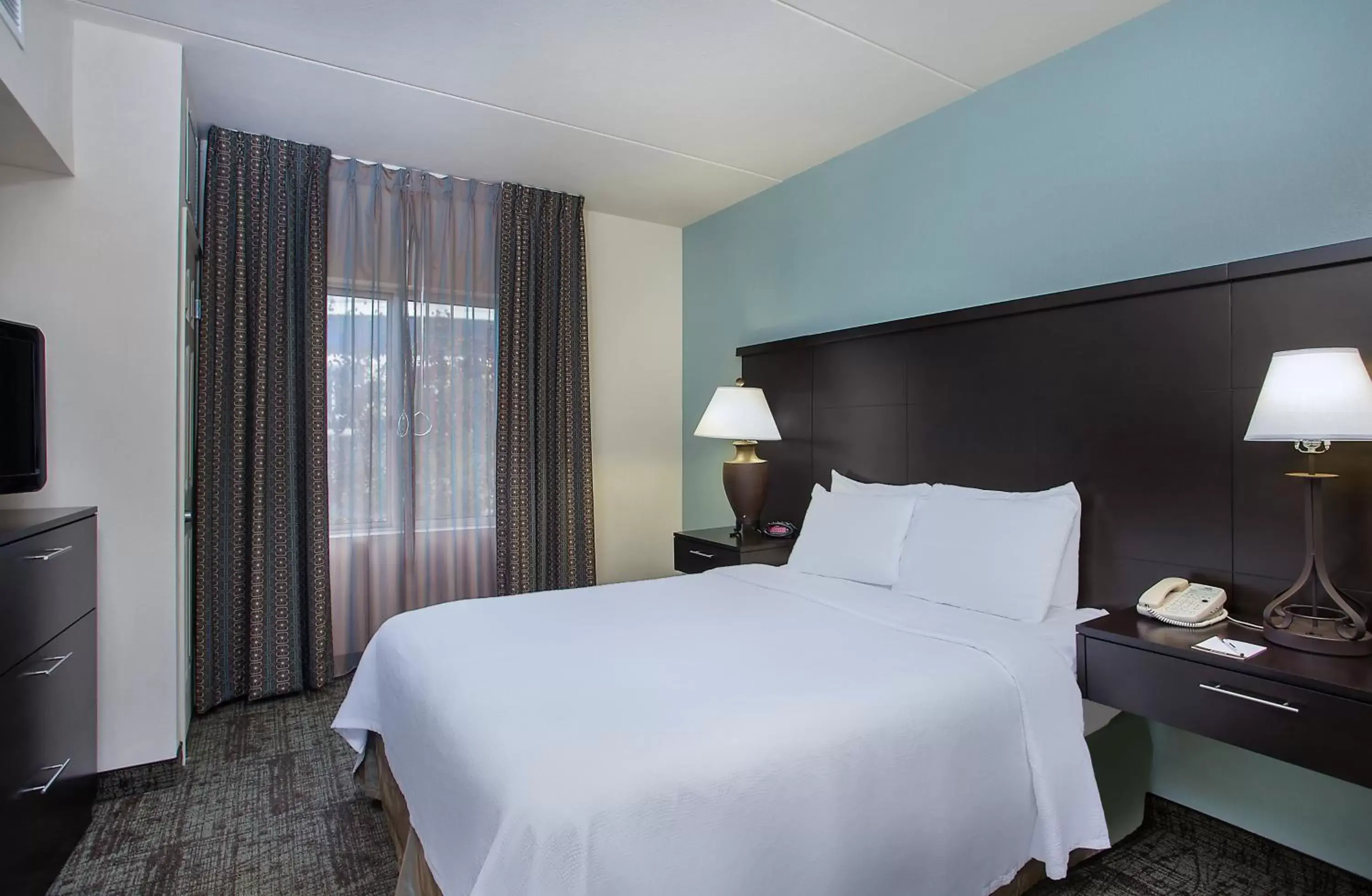 Photo of the whole room, Bed in Staybridge Suites Chattanooga Downtown - Convention Center, an IHG Hotel