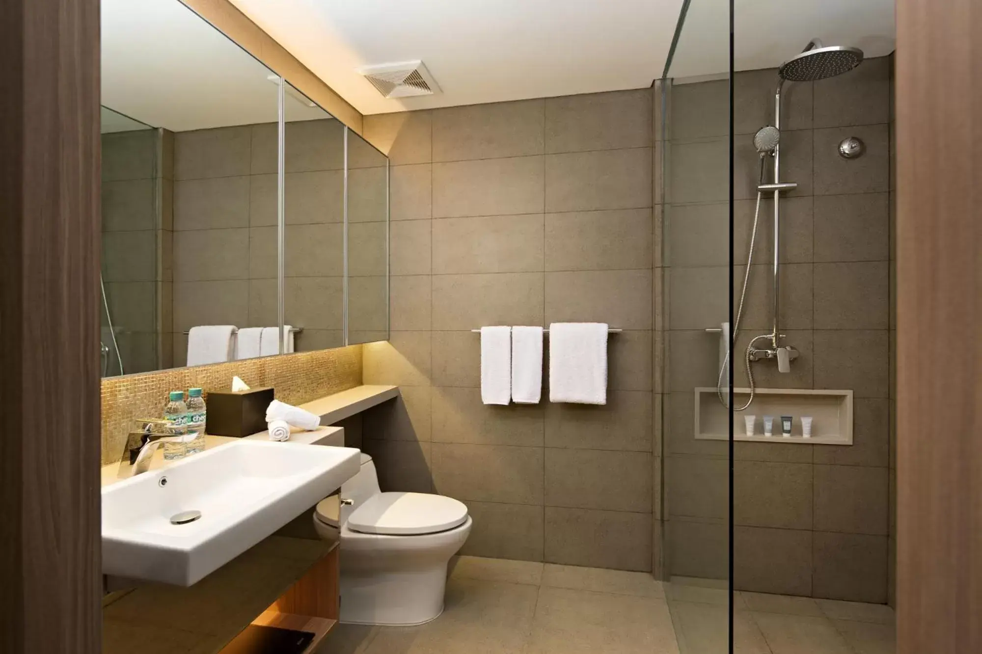 Bathroom in Oakwood Hotel & Residence Surabaya