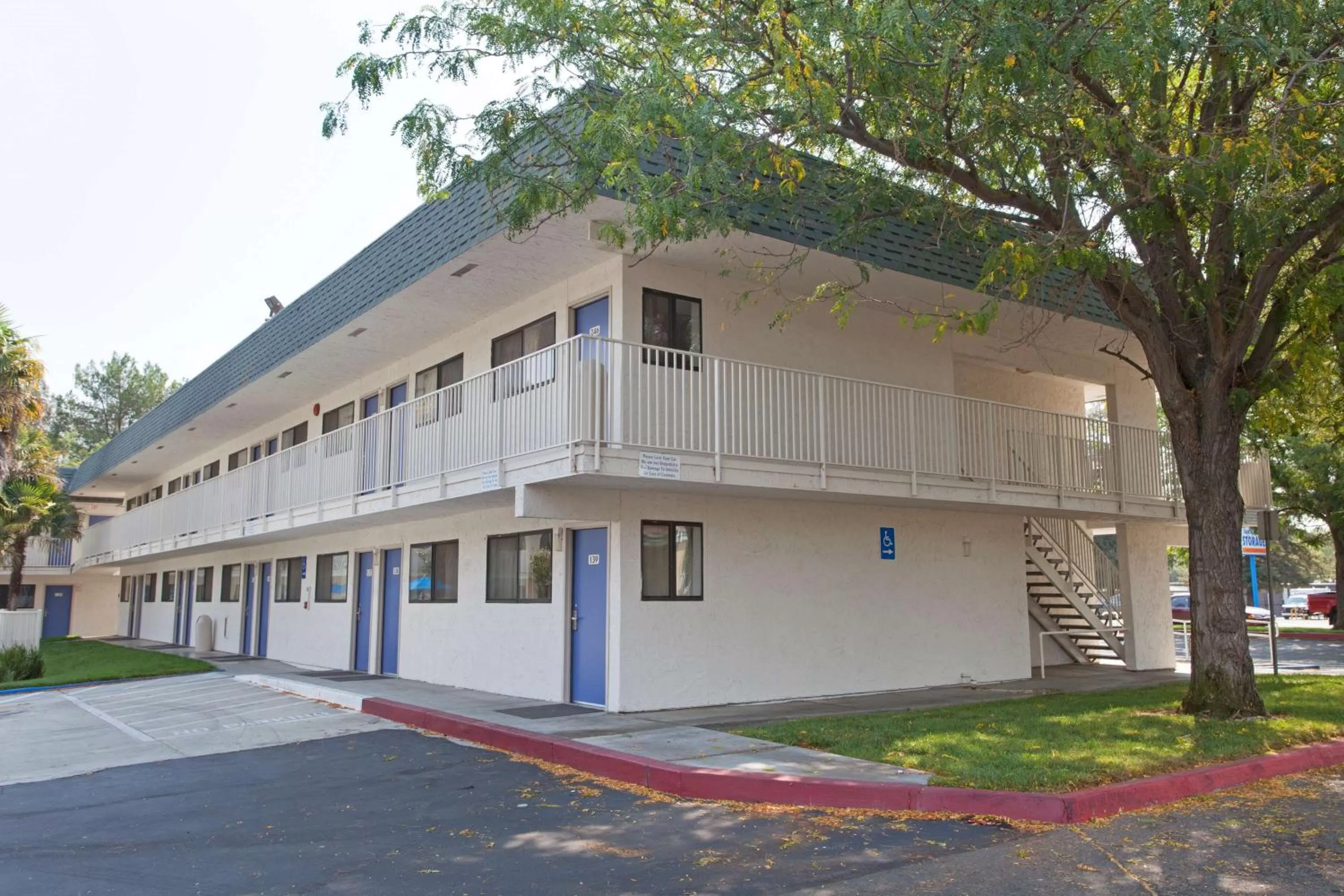 Property building, Garden in Motel 6 Davis-Near UC Davis