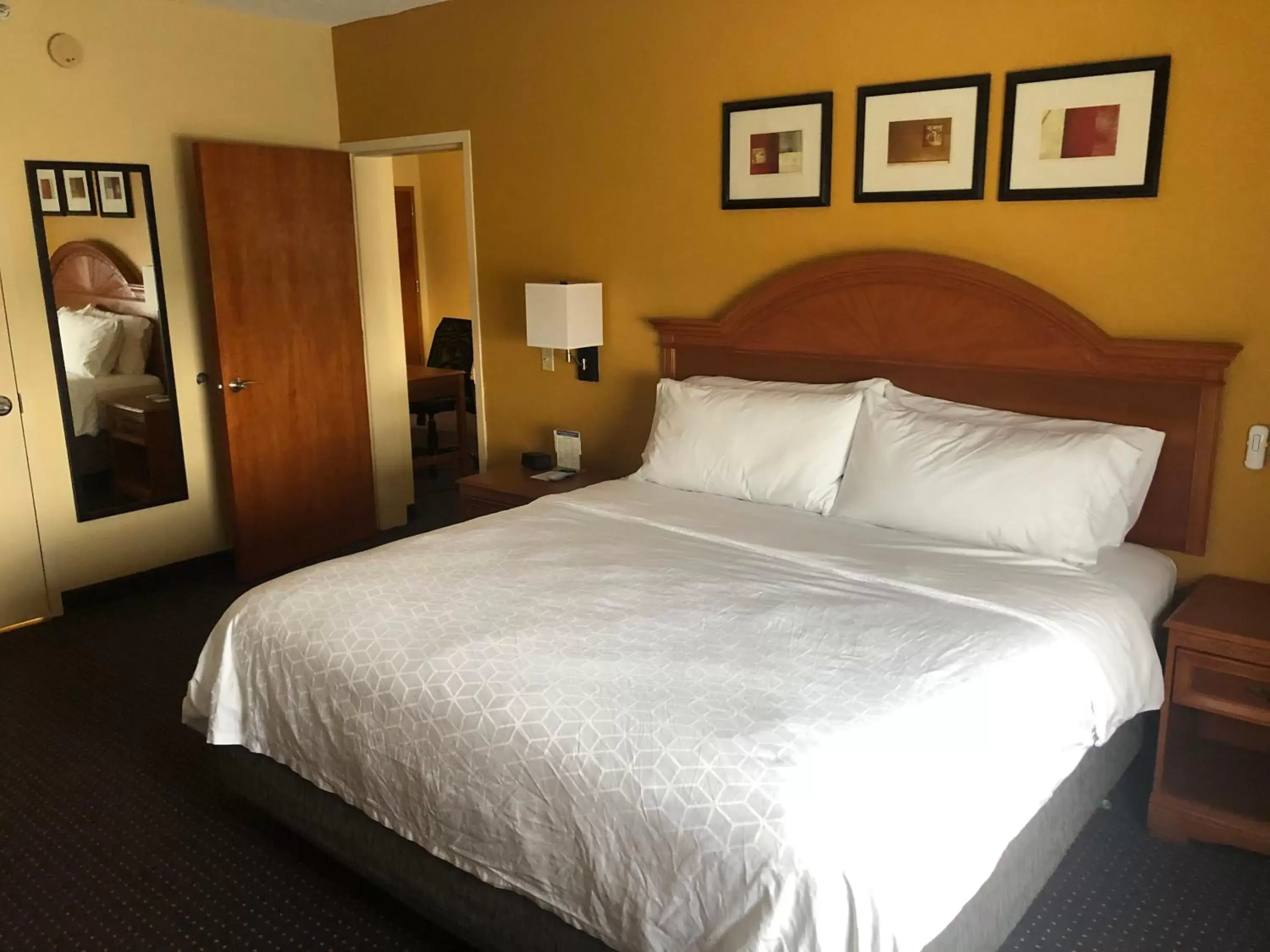 Bed in Holiday Inn Express and Suites Fort Lauderdale Airport West, an IHG Hotel