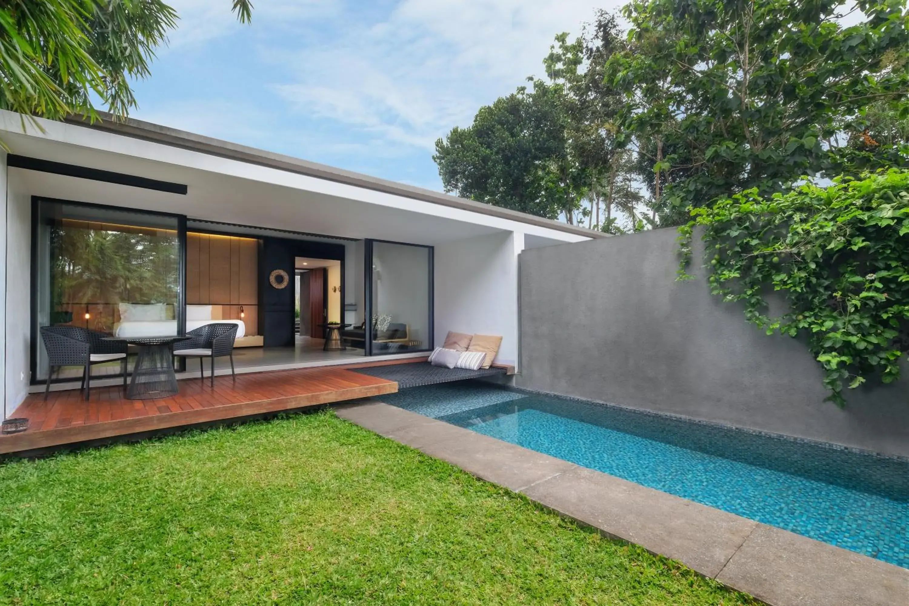 Photo of the whole room, Swimming Pool in Origin Ubud