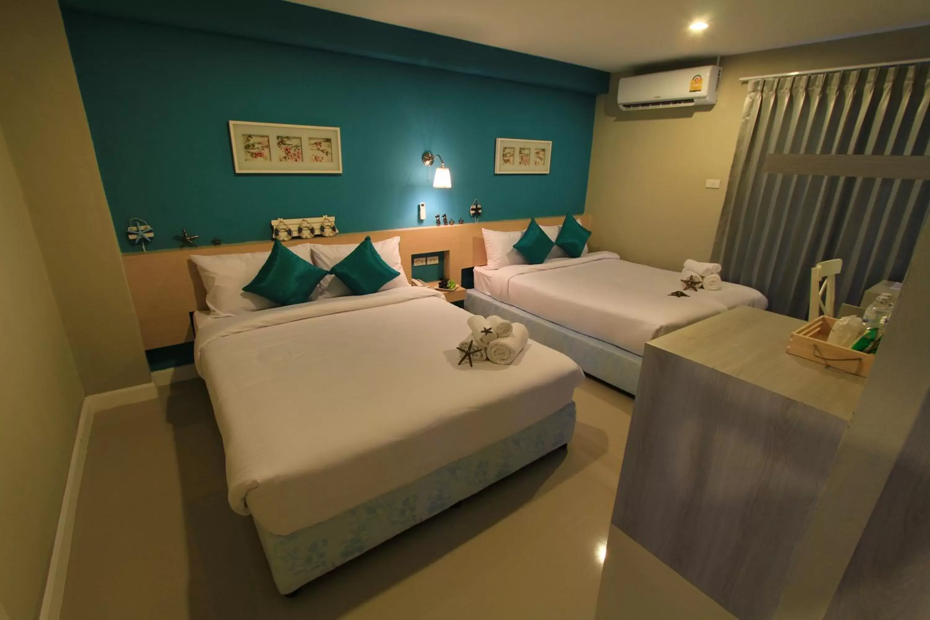 Bedroom, Bed in V-Ocean Palace