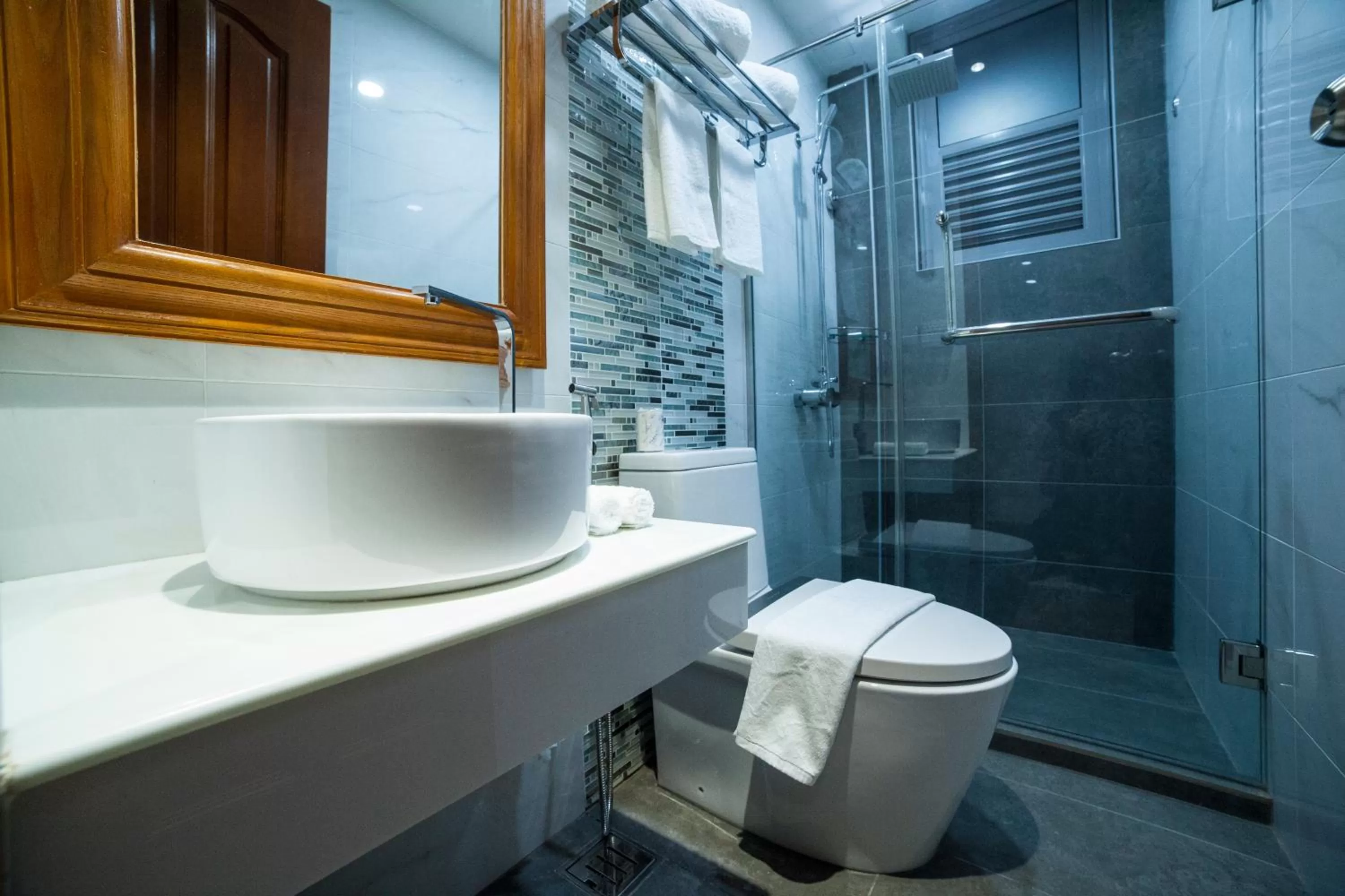 Shower in Paralian Hulhumale'